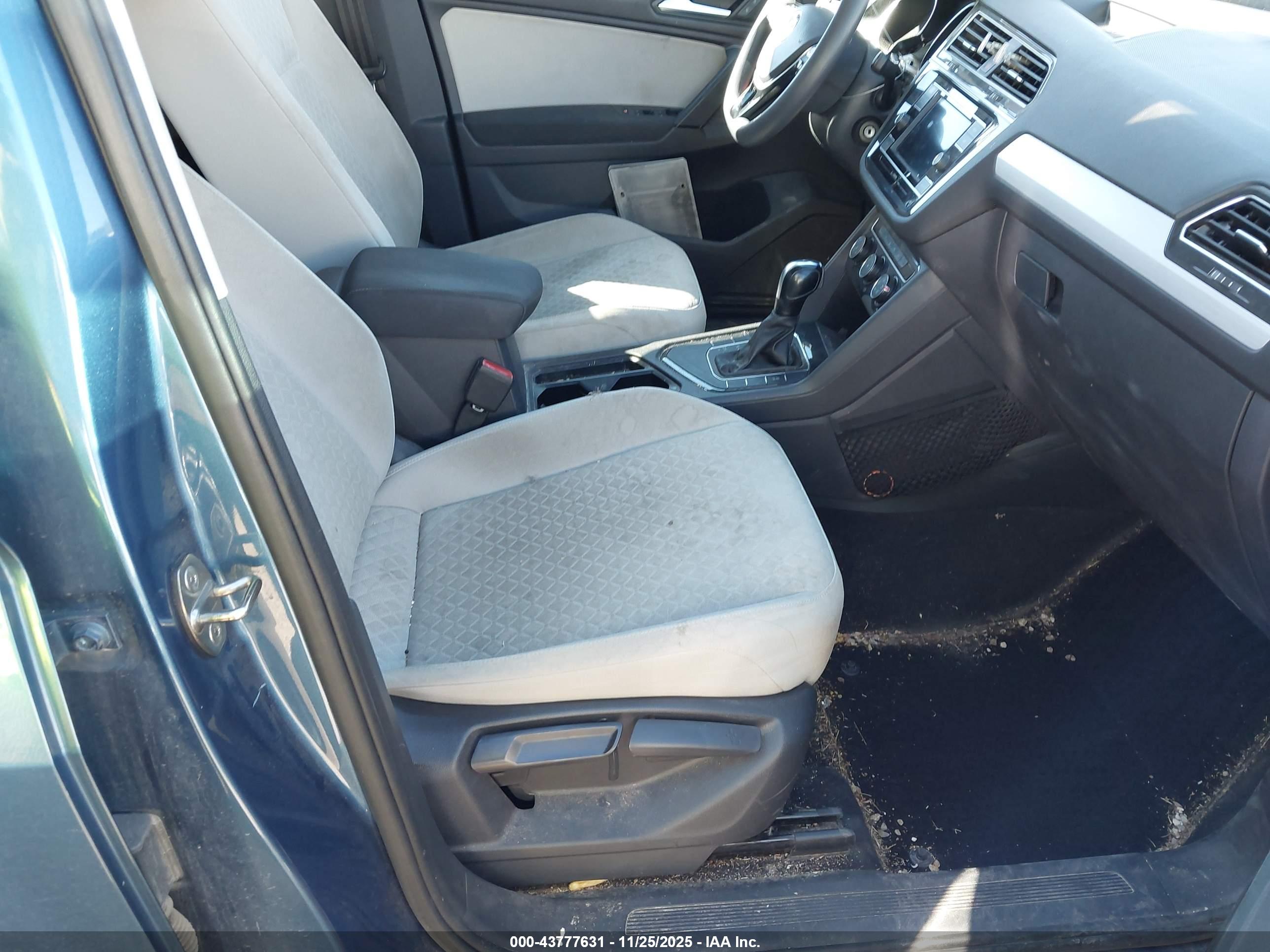 VOLKSWAGEN TIGUAN image 5