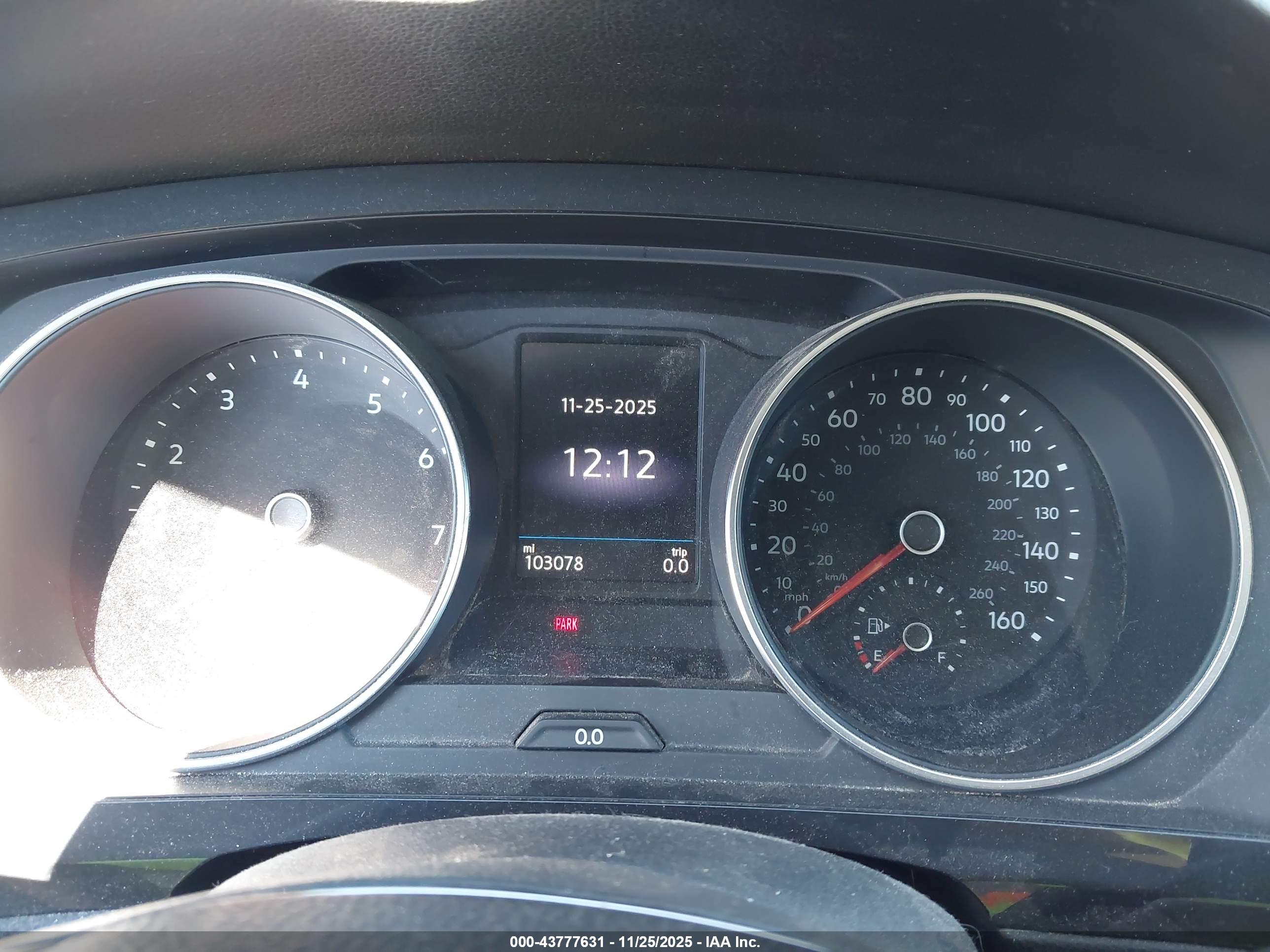 VOLKSWAGEN TIGUAN image 7