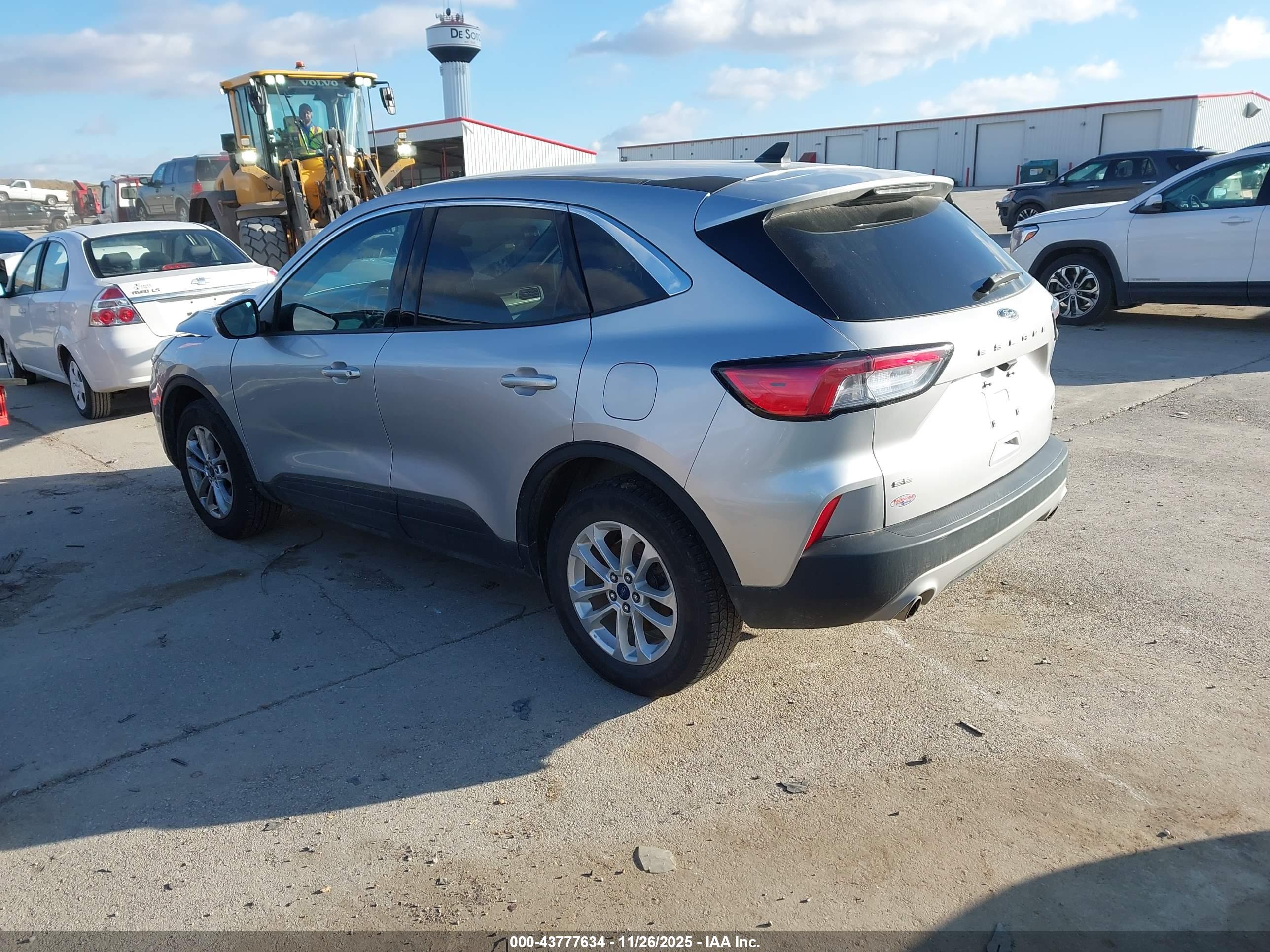 FORD ESCAPE image 3