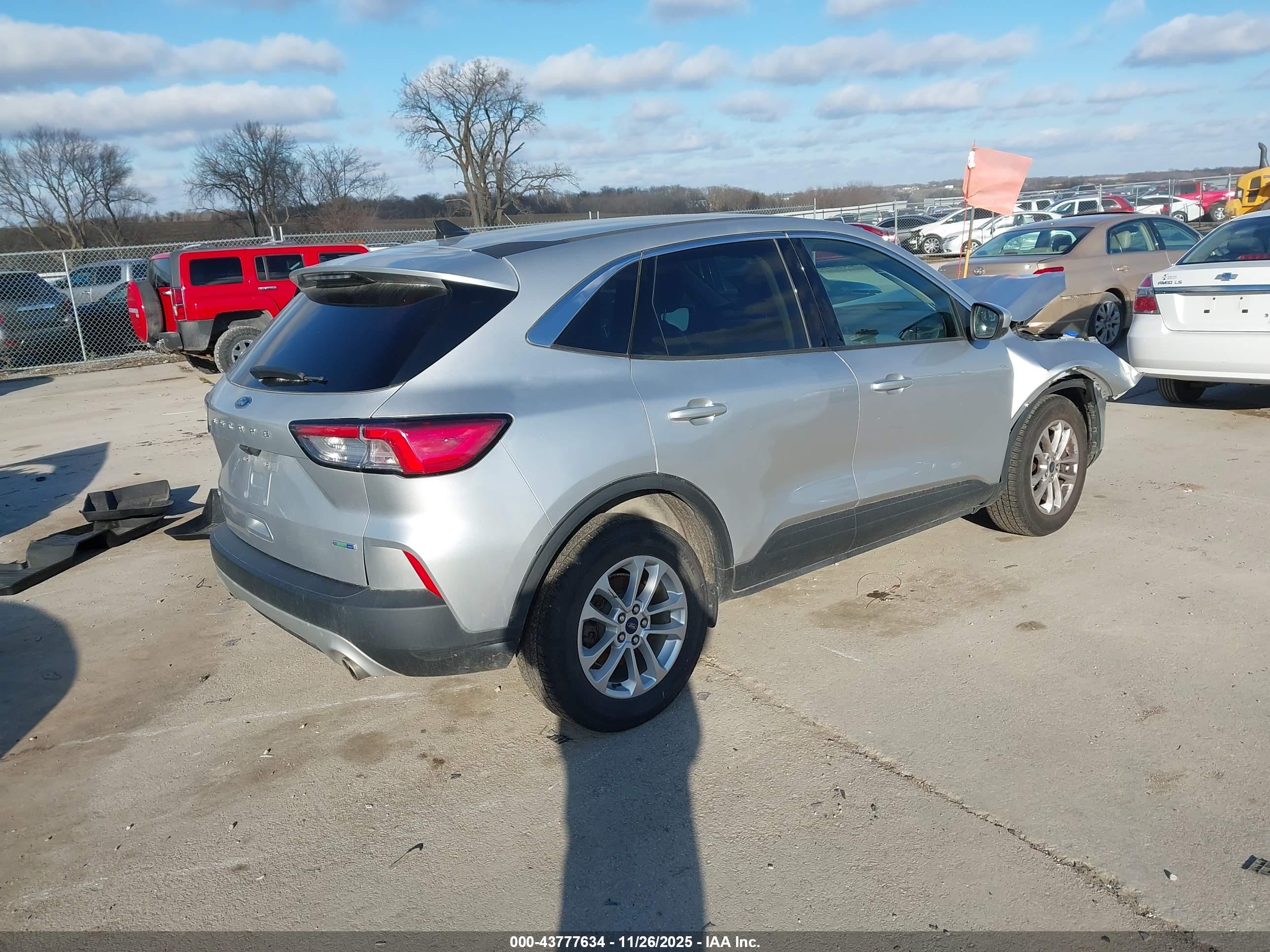 FORD ESCAPE image 4