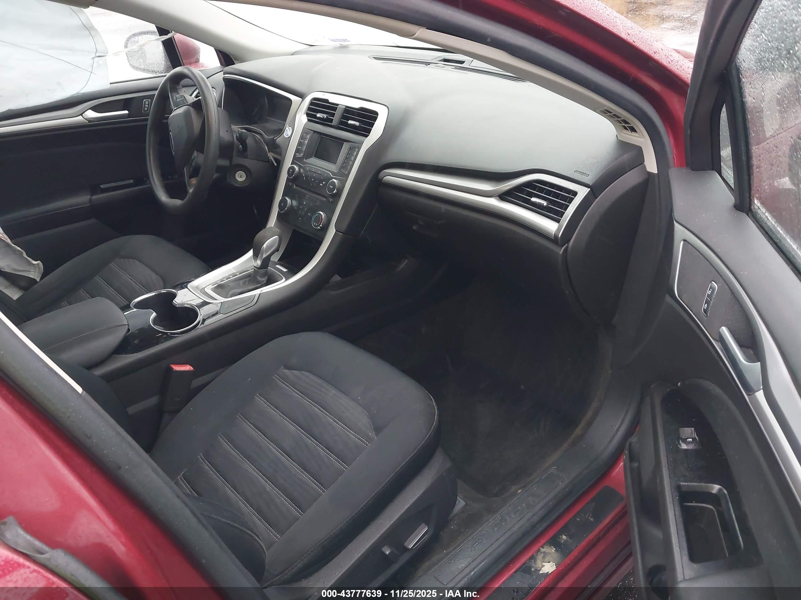 FORD FUSION image 5