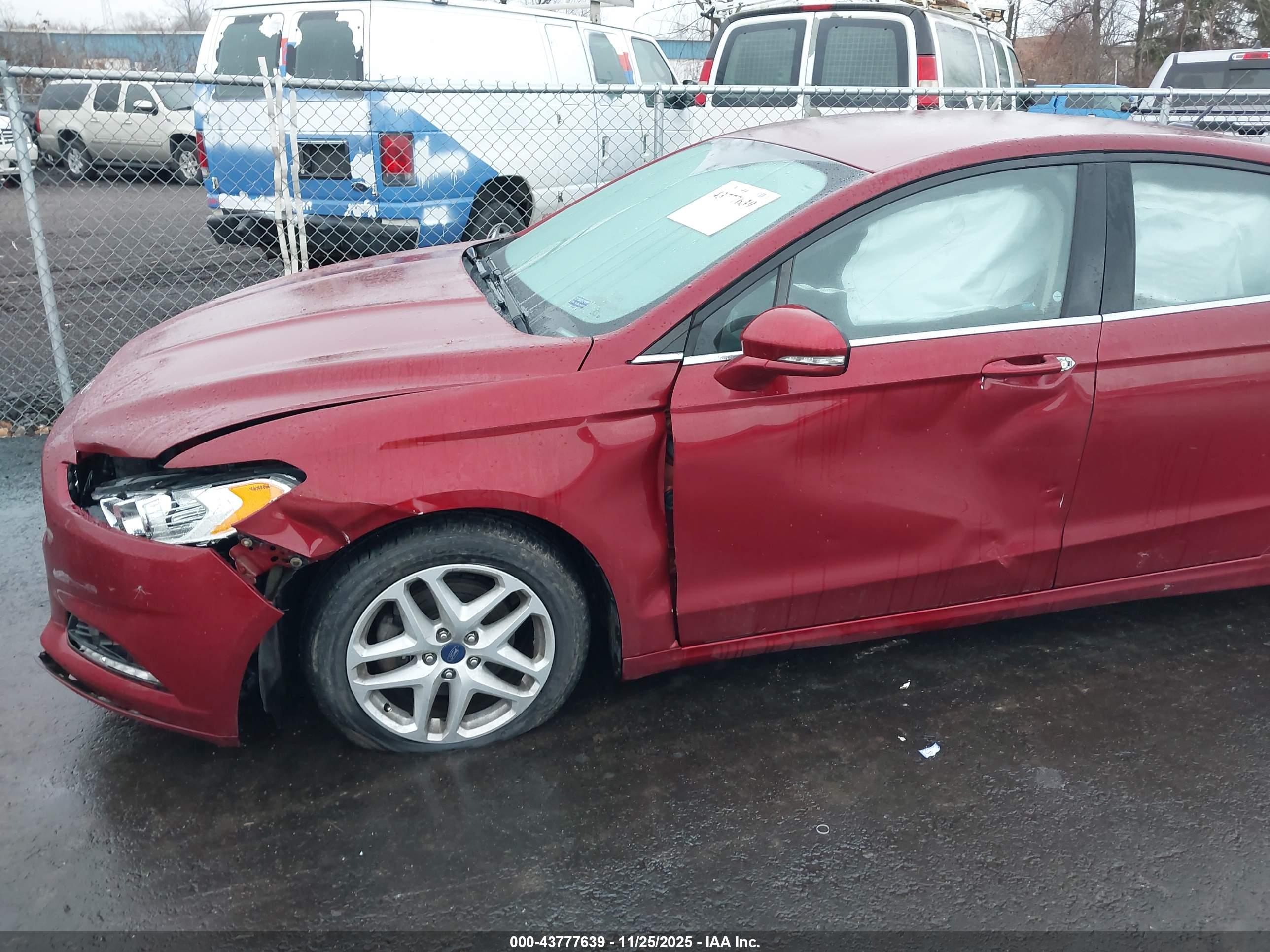 FORD FUSION image 6