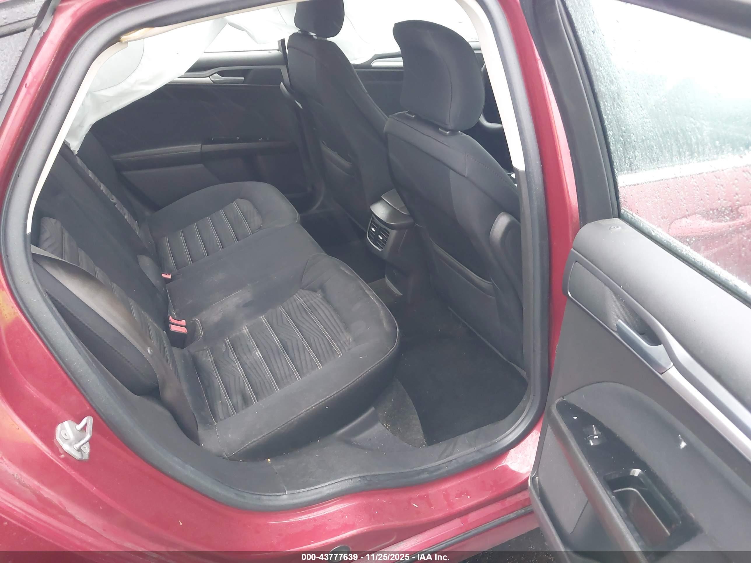 FORD FUSION image 8