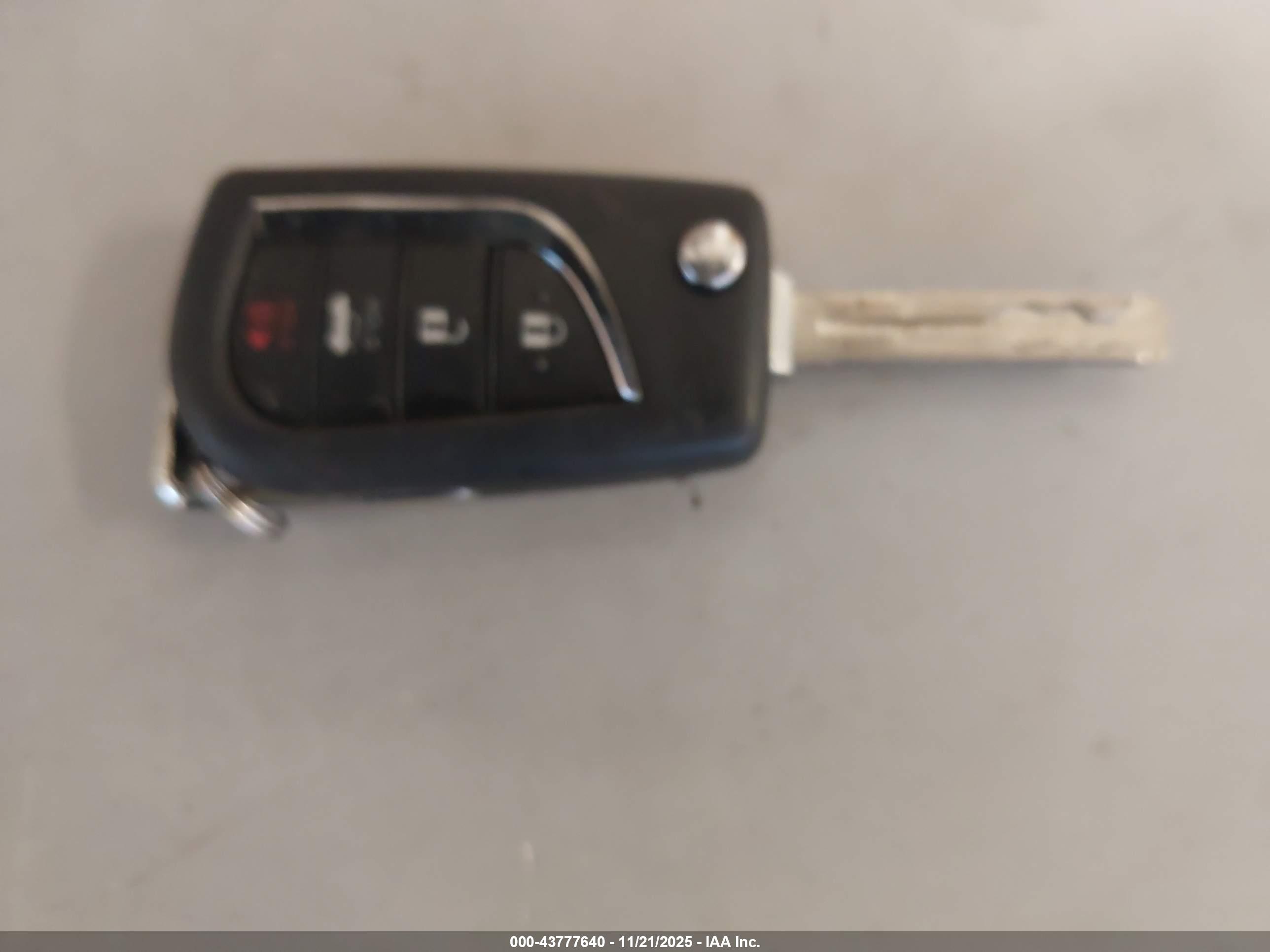 TOYOTA COROLLA image 11