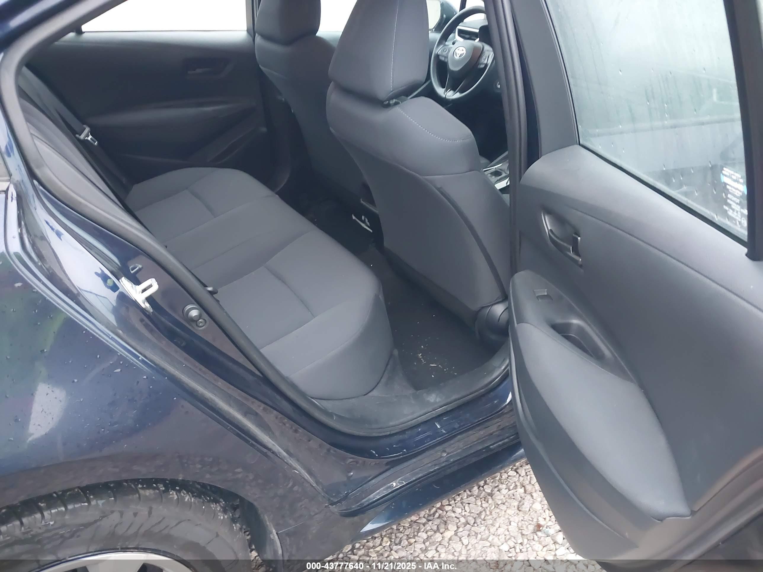 TOYOTA COROLLA image 8