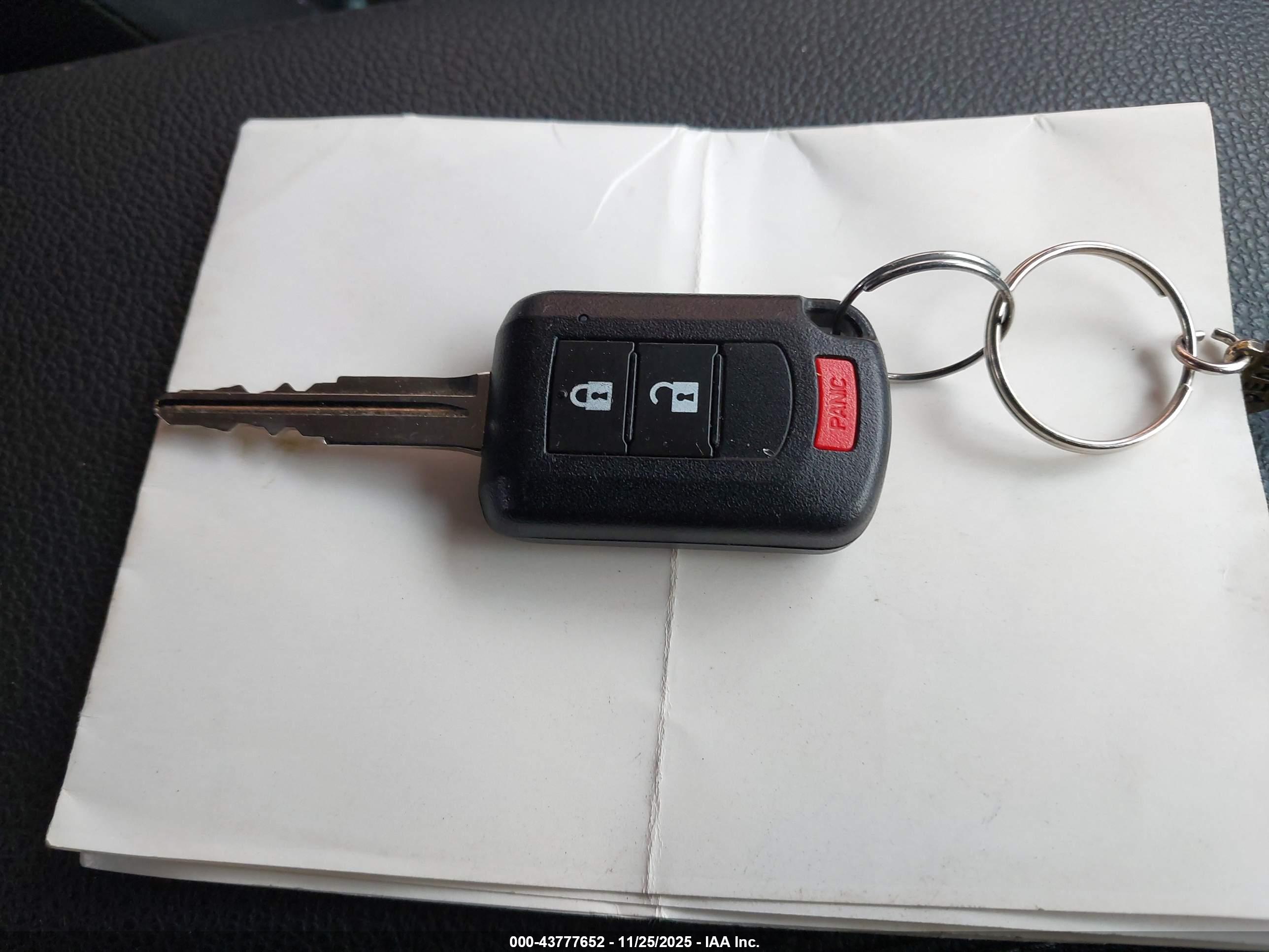 MITSUBISHI OUTLANDER image 11