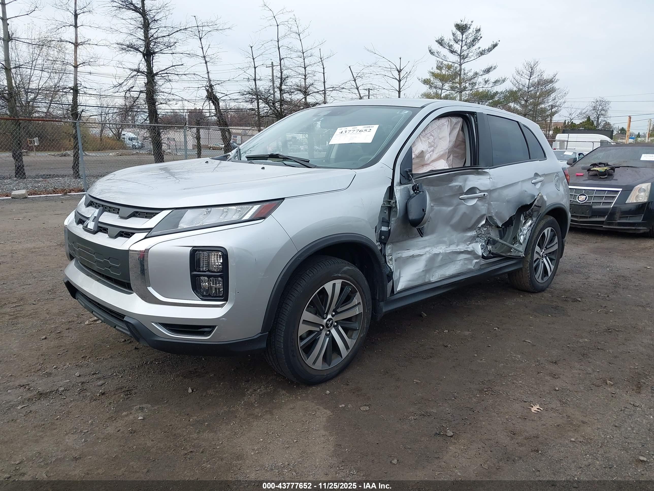 MITSUBISHI OUTLANDER image 2