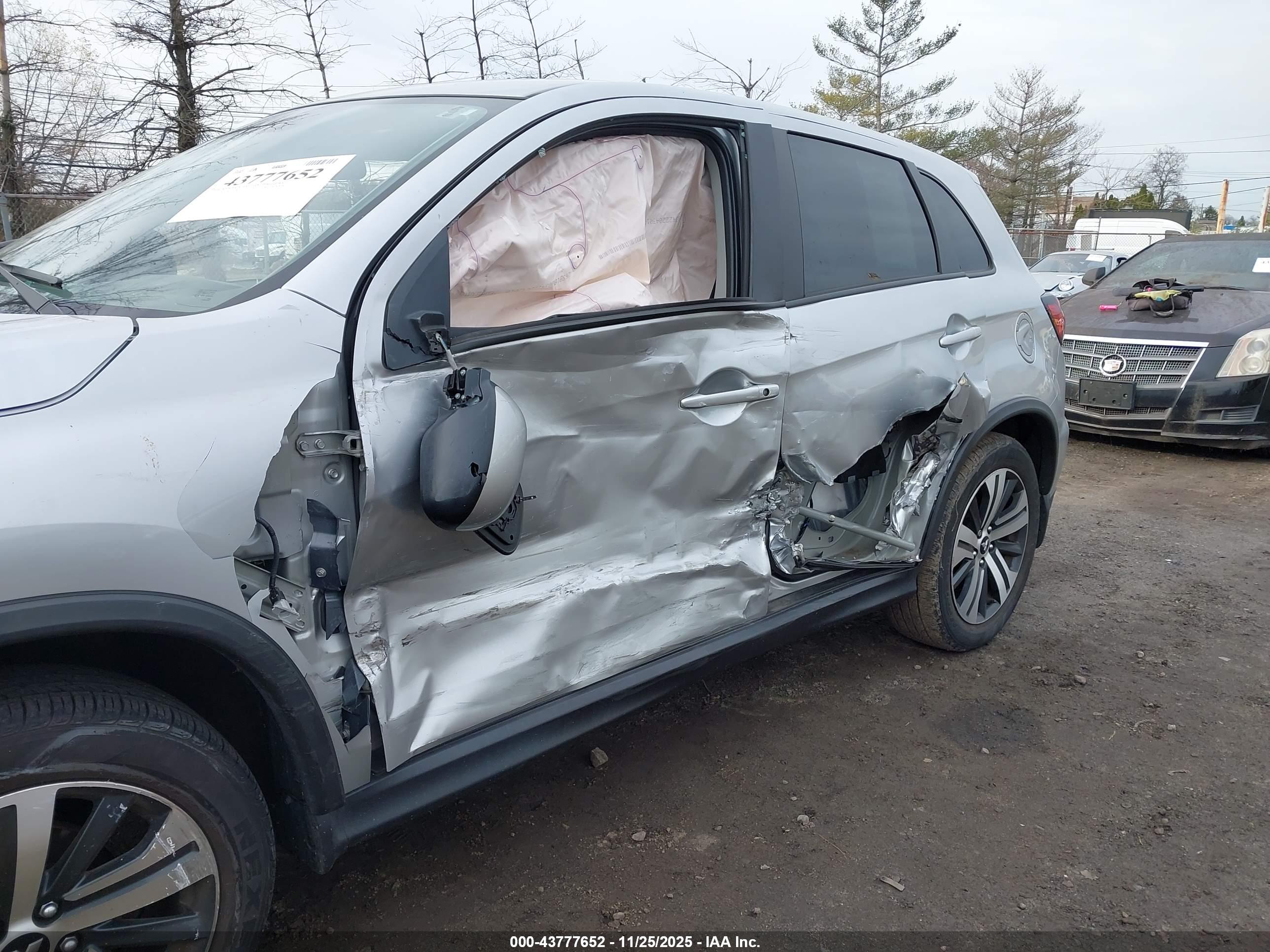 MITSUBISHI OUTLANDER image 6