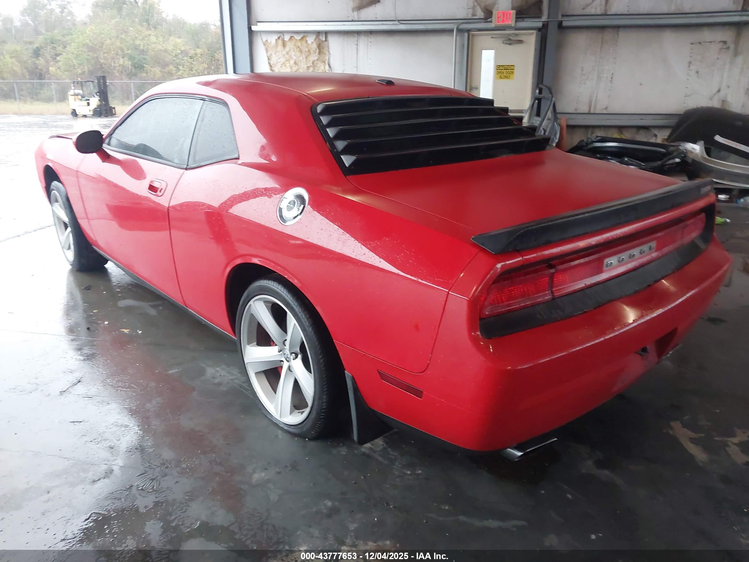 DODGE CHALLENGER image 3