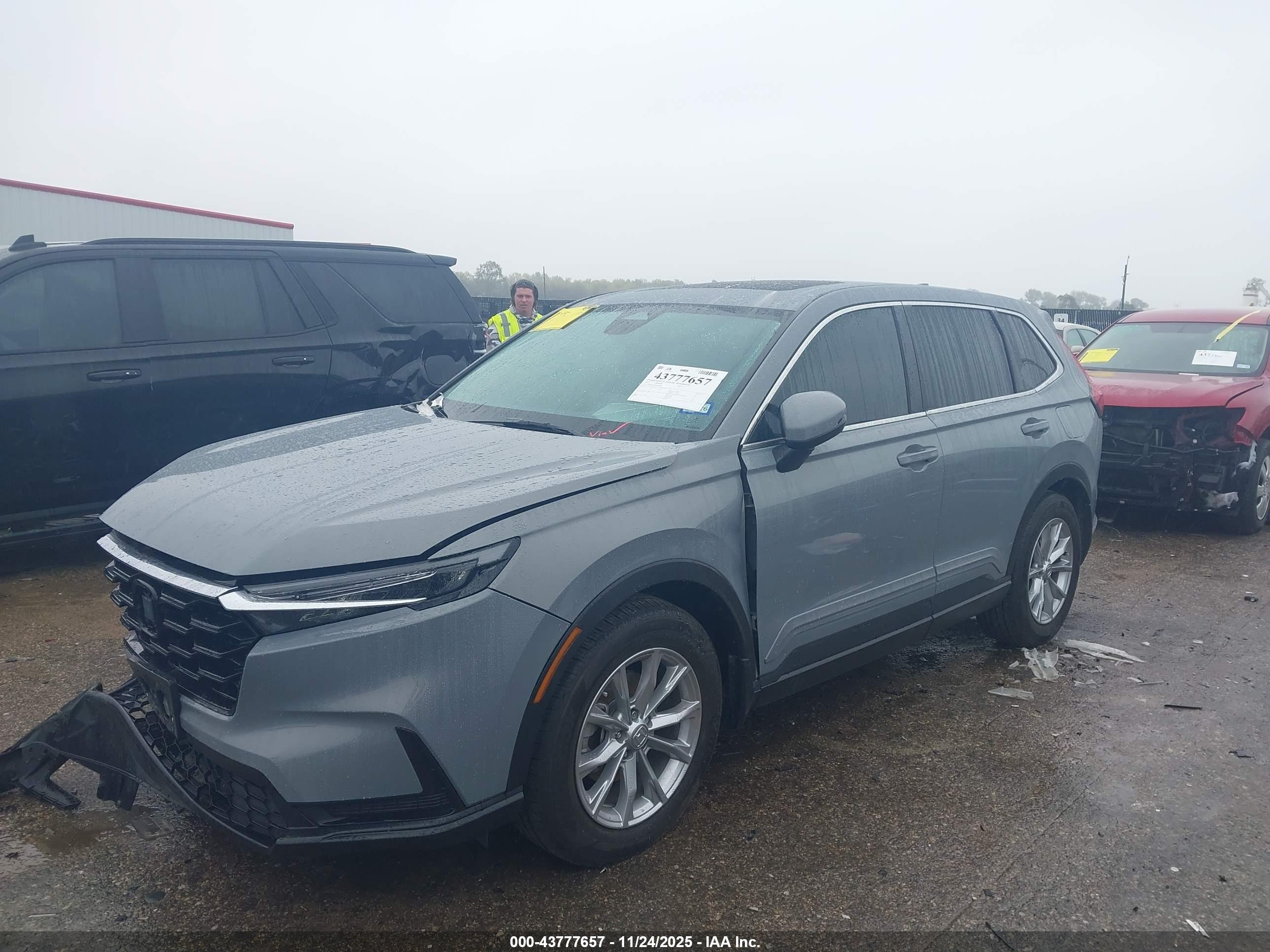 HONDA CR-V image 2