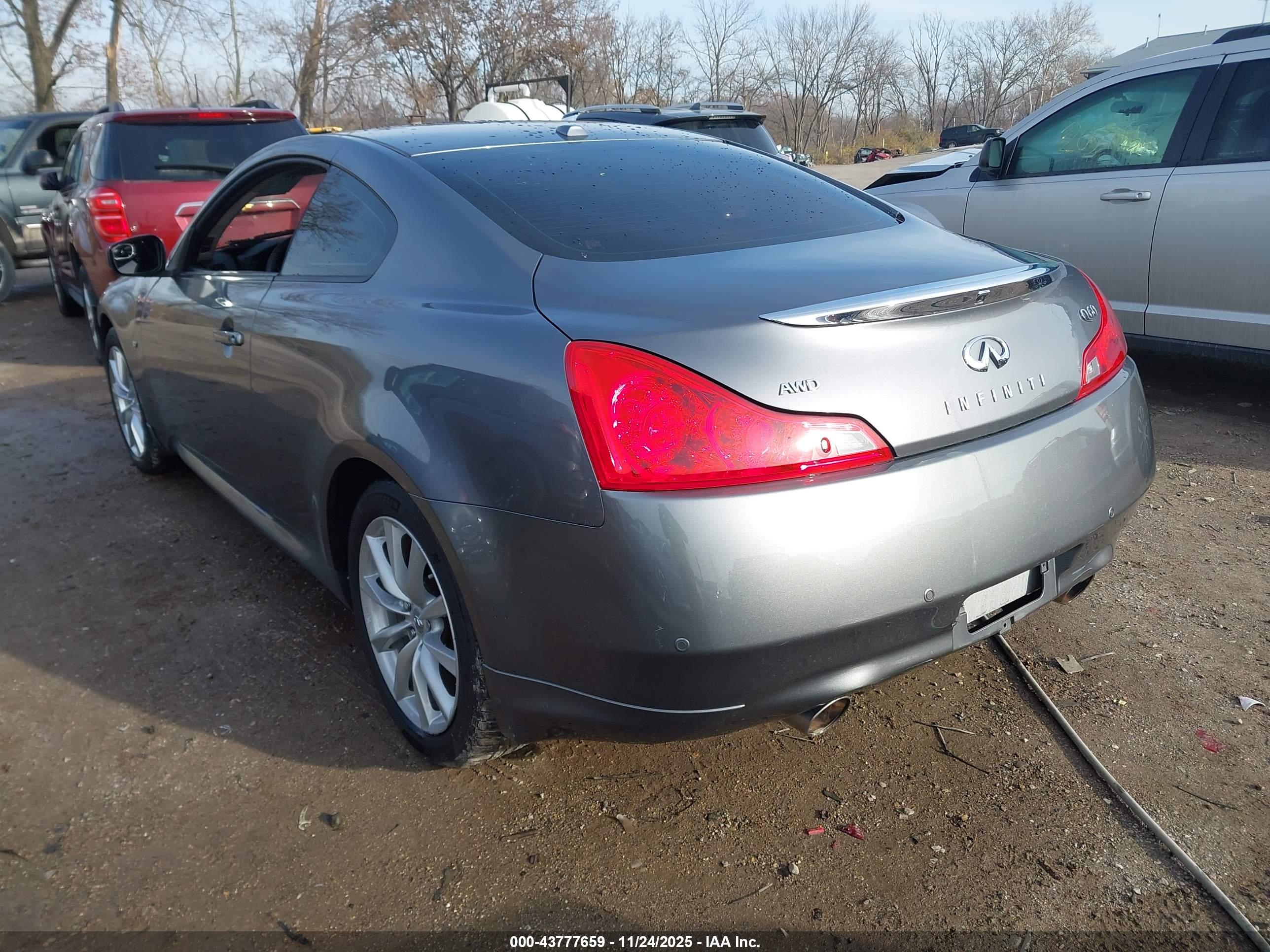 INFINITI Q60 image 3