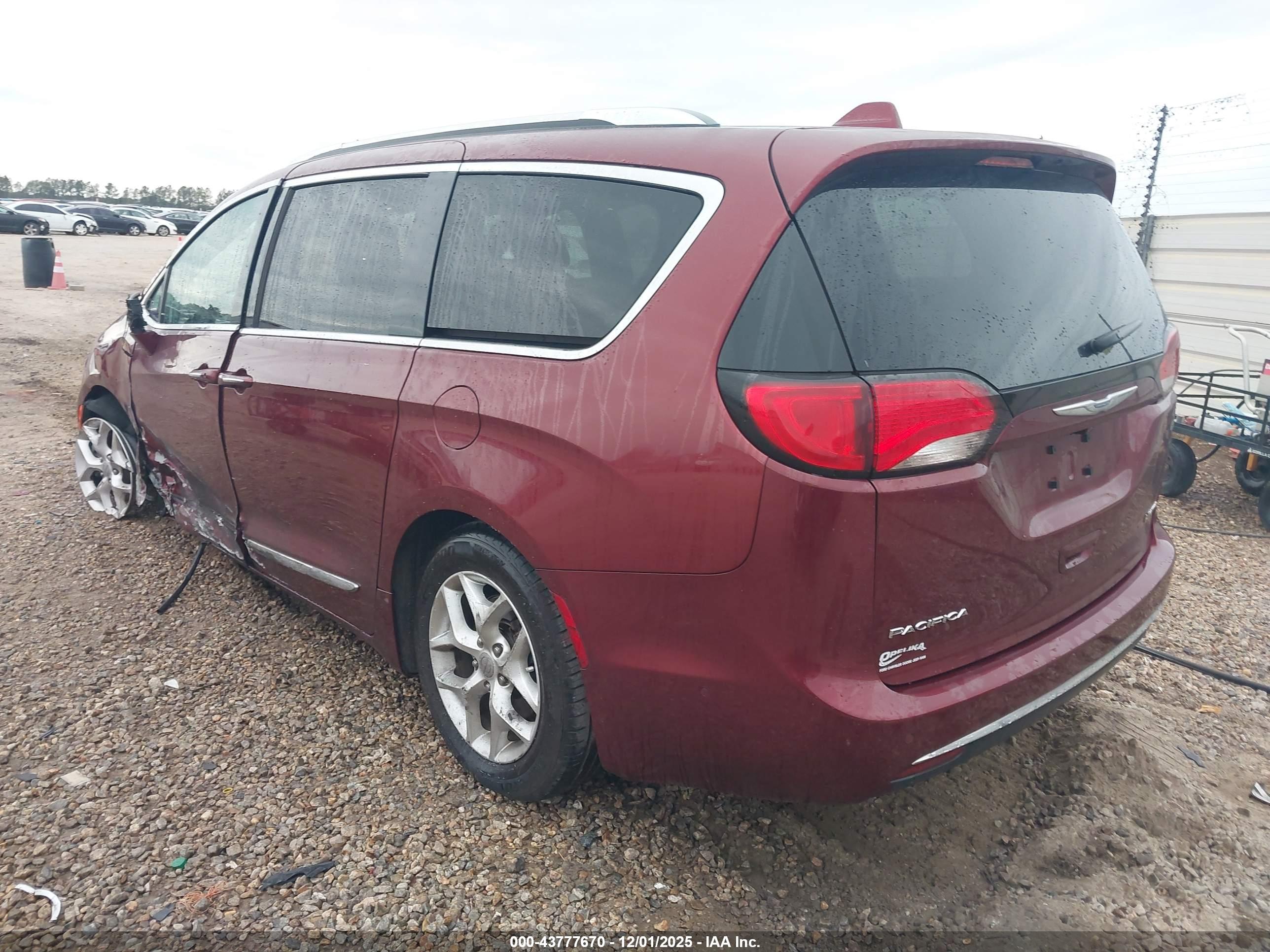 CHRYSLER PACIFICA image 3