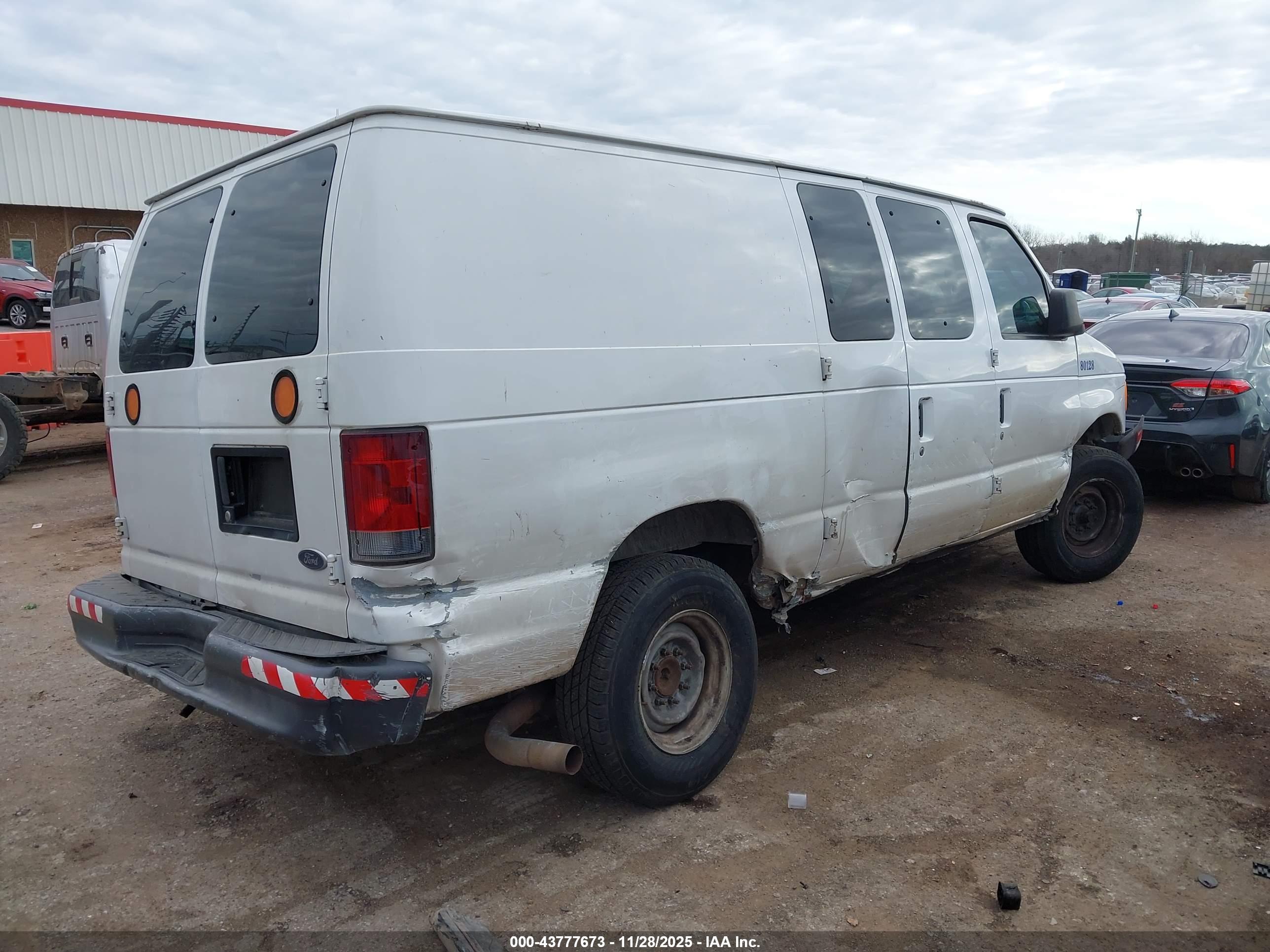 FORD E-250 image 4