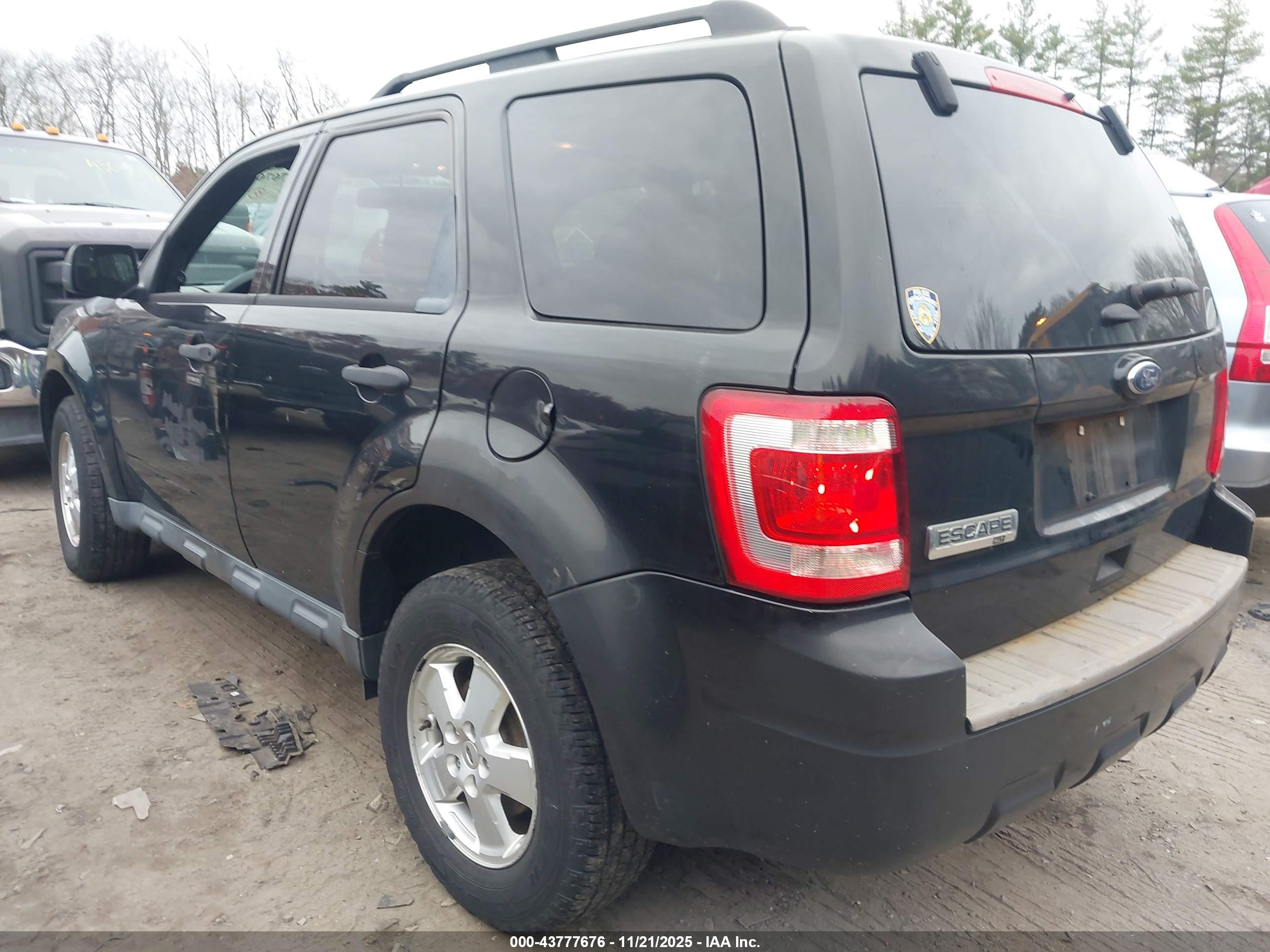 FORD ESCAPE image 3