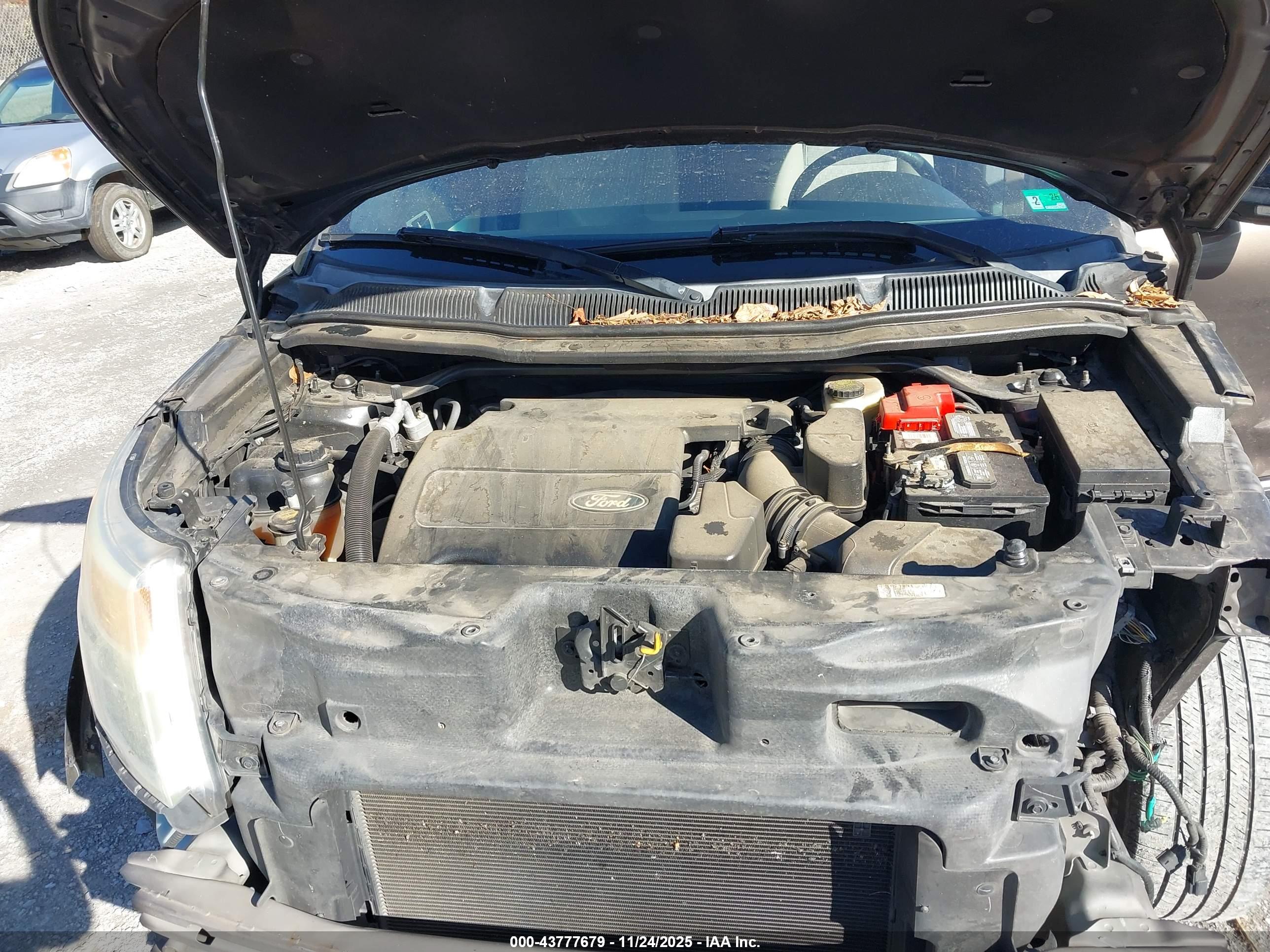 FORD EXPLORER image 10