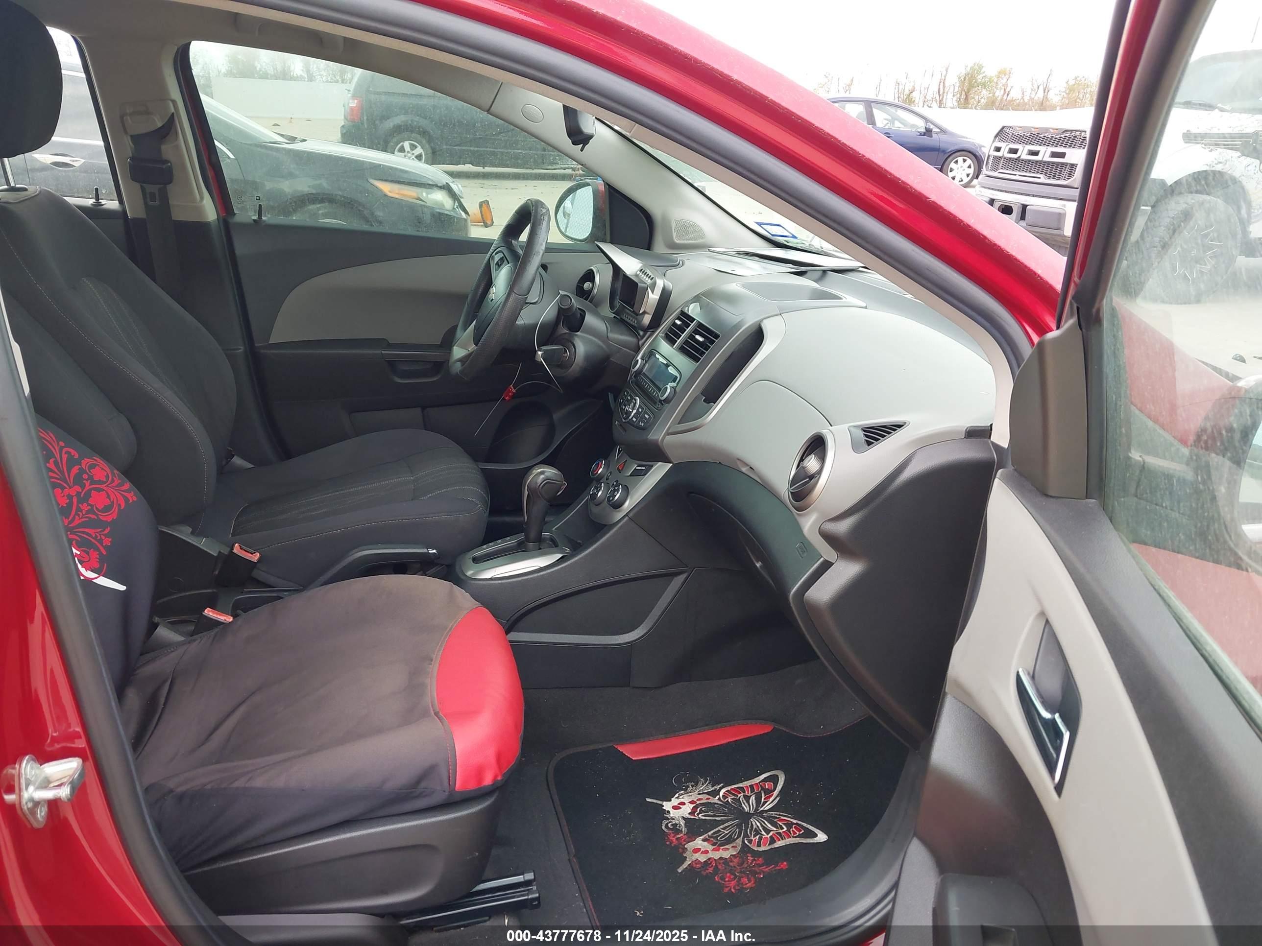 CHEVROLET SONIC image 5