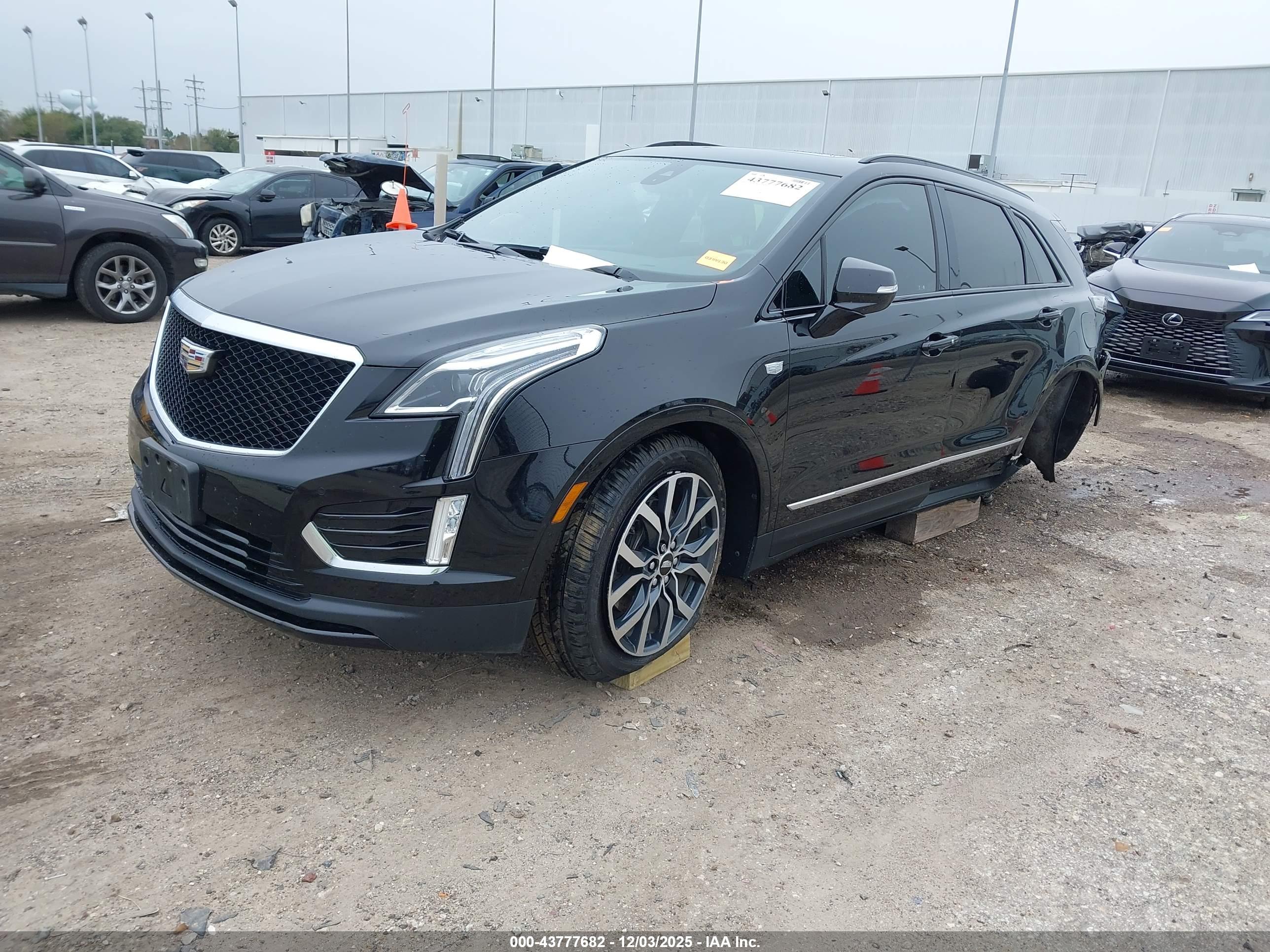 CADILLAC XT5 image 2