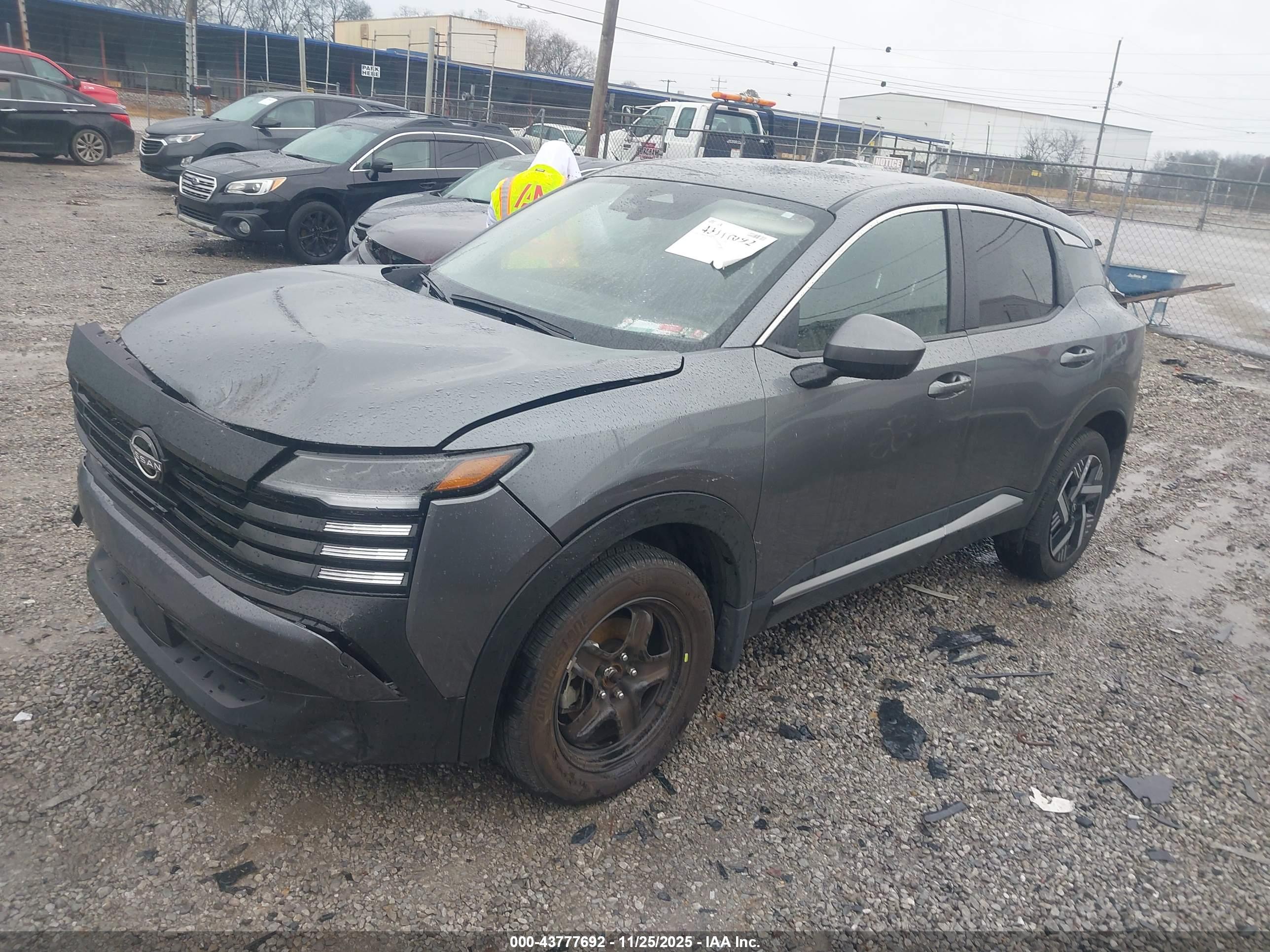 NISSAN KICKS image 2