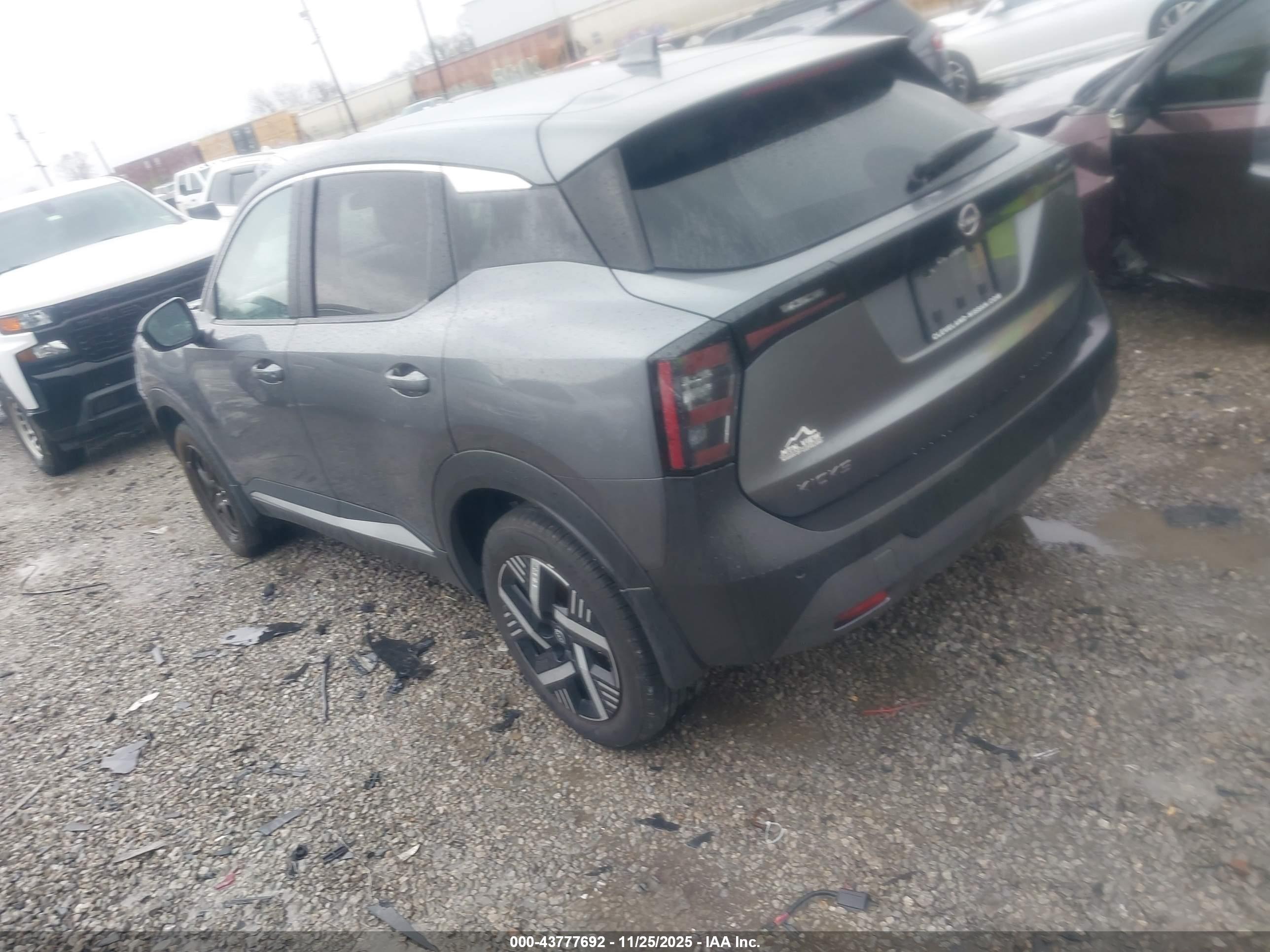 NISSAN KICKS image 3