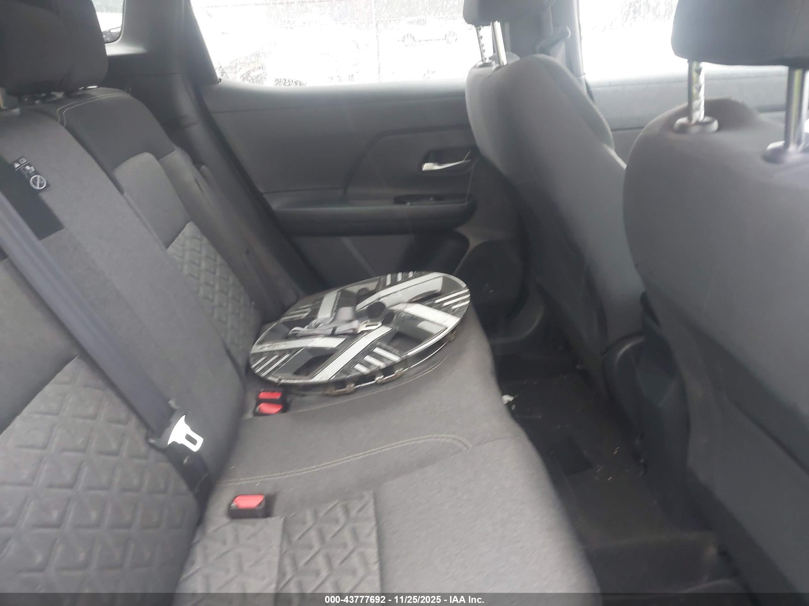 NISSAN KICKS image 8