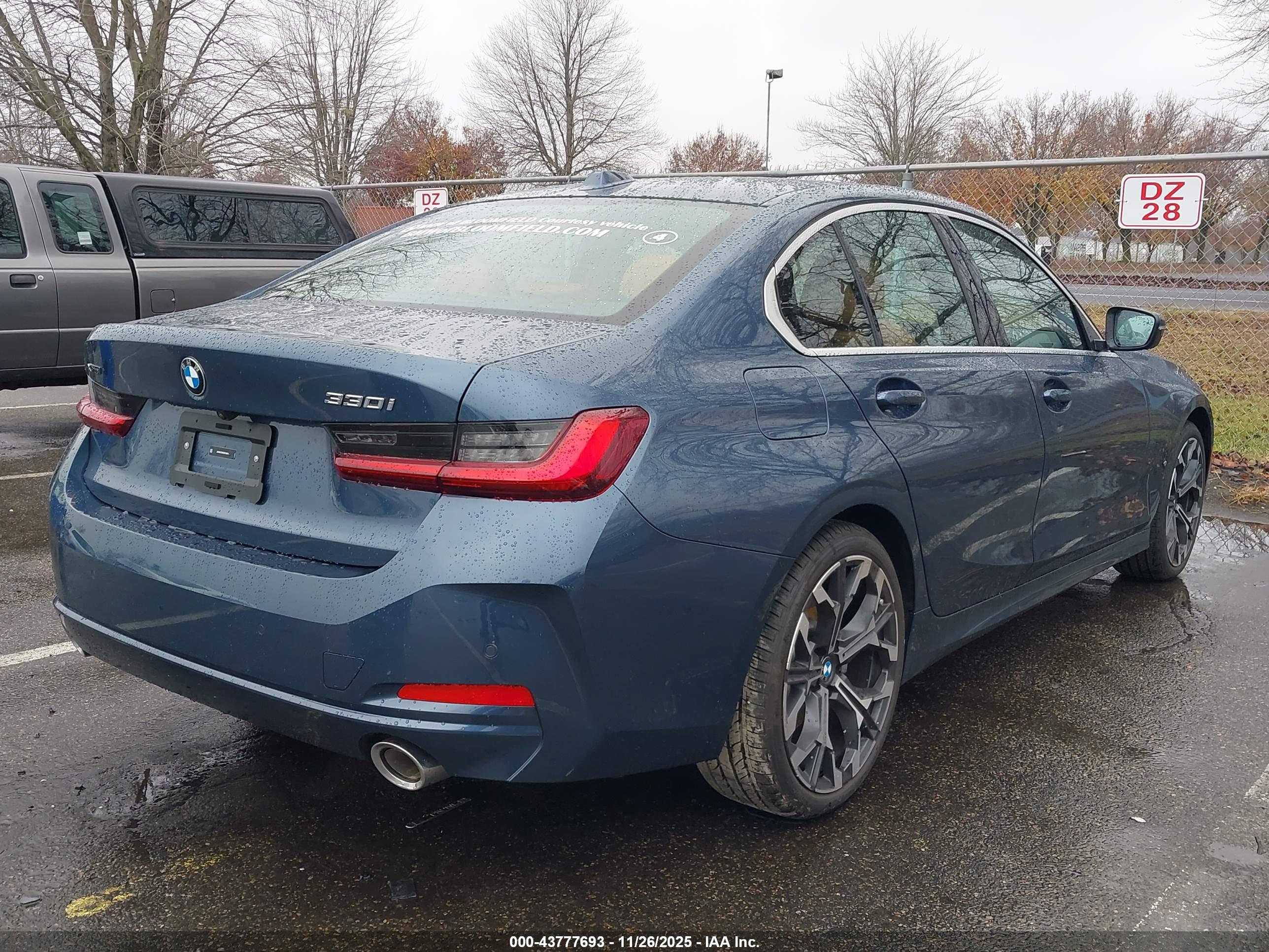 BMW 330I image 4