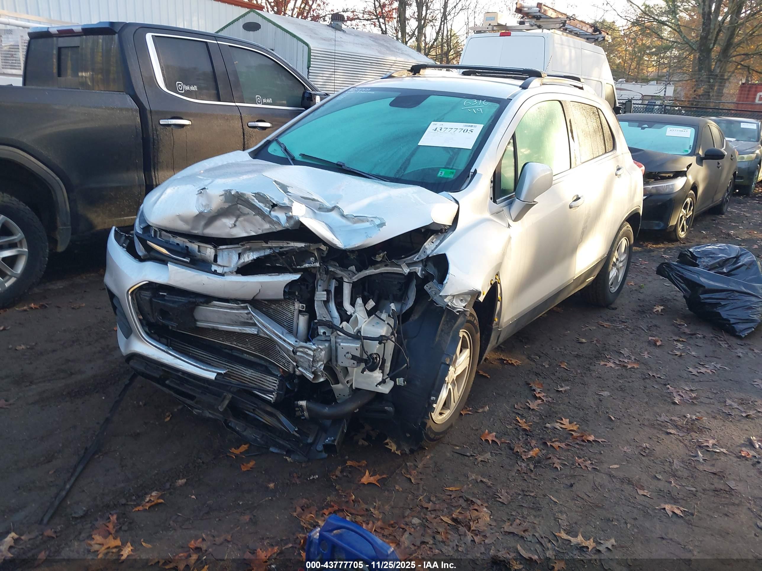CHEVROLET TRAX image 2