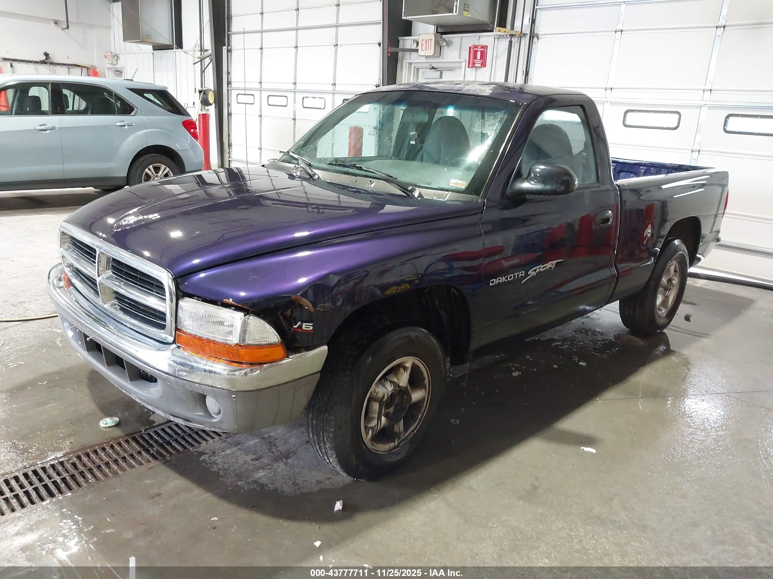 DODGE DAKOTA image 2