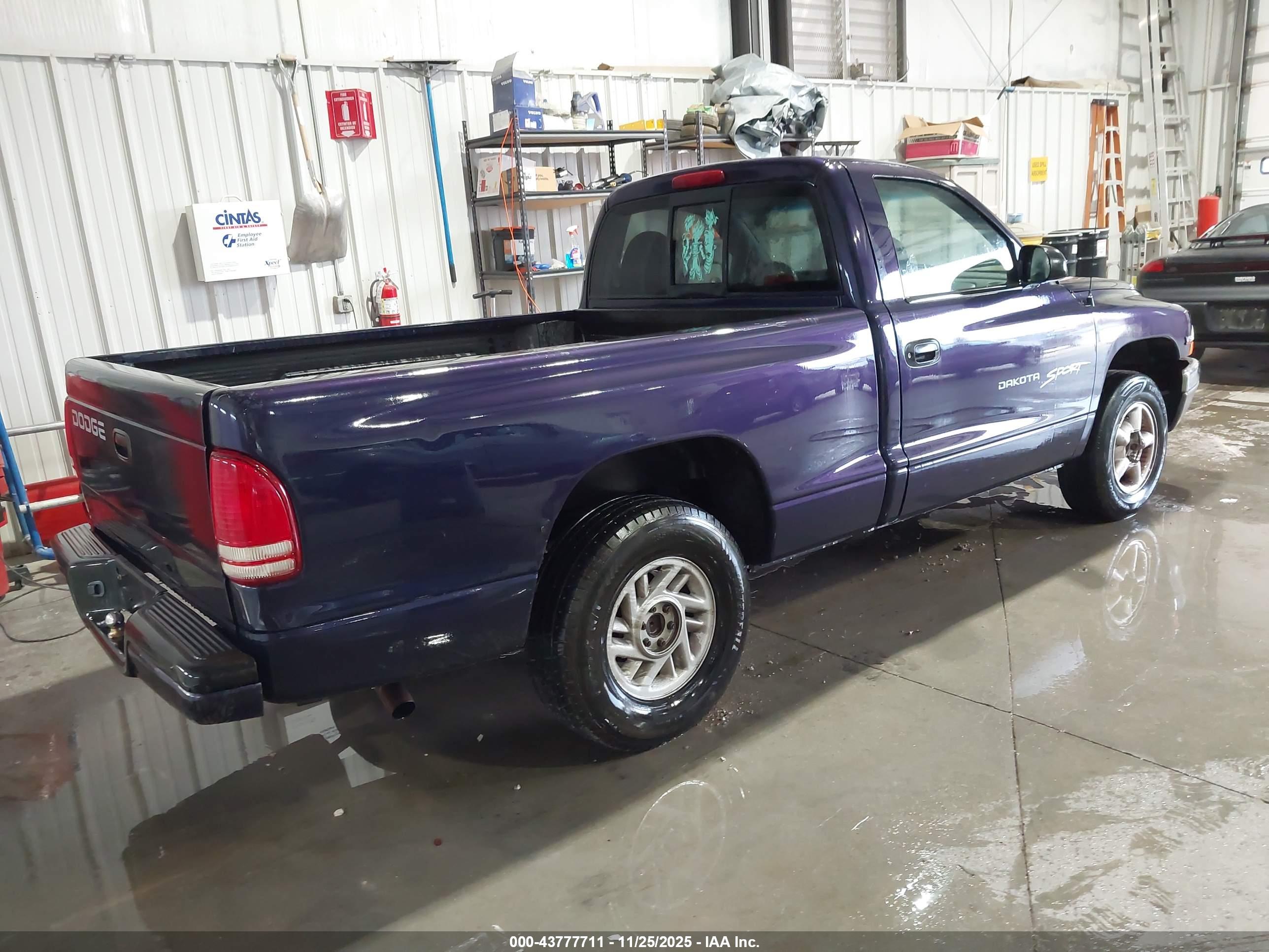 DODGE DAKOTA image 4