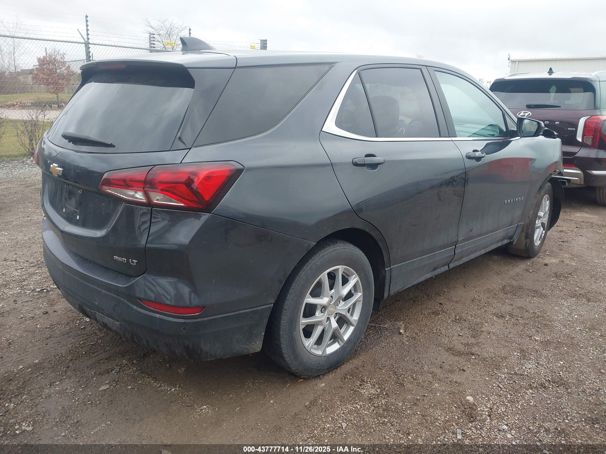 CHEVROLET EQUINOX image 4