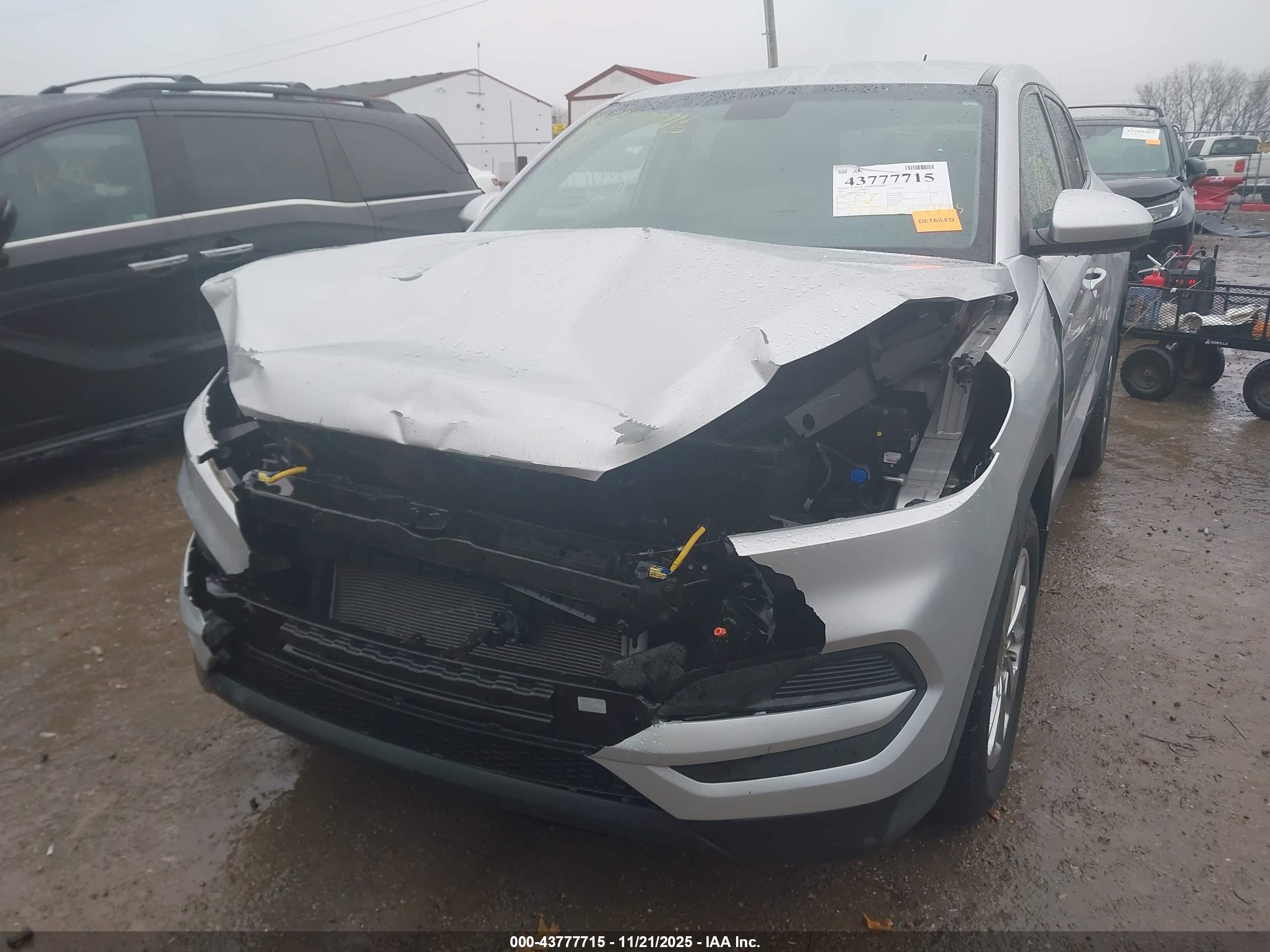 HYUNDAI TUCSON image 6