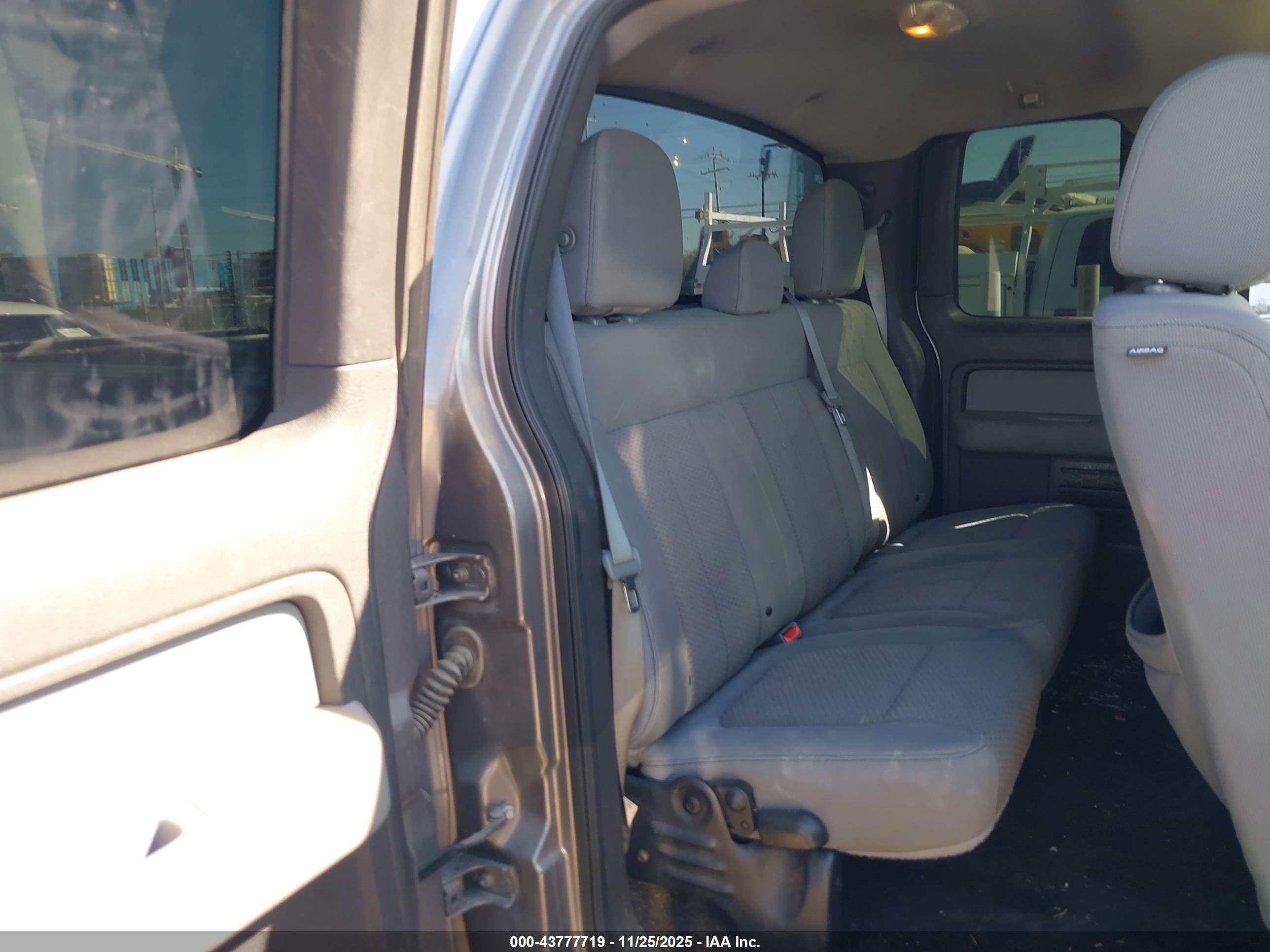 FORD F-150 image 8