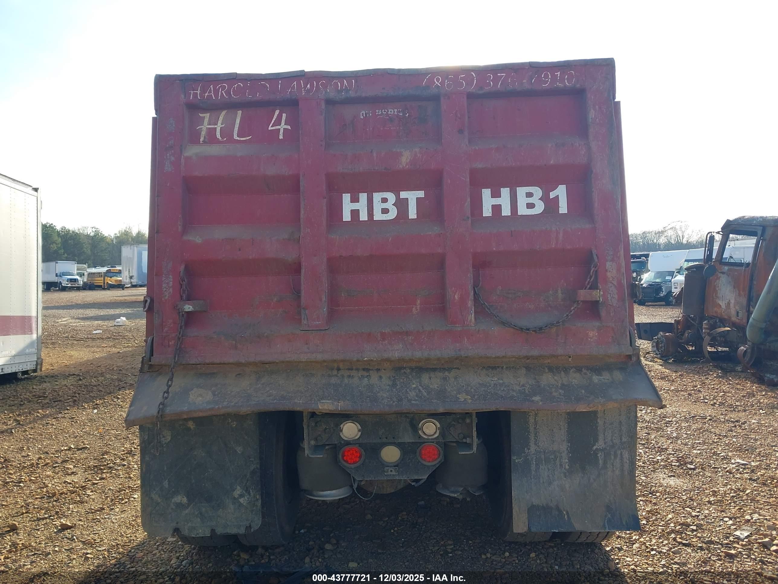 FREIGHTLINER CONVENTIONAL image 8