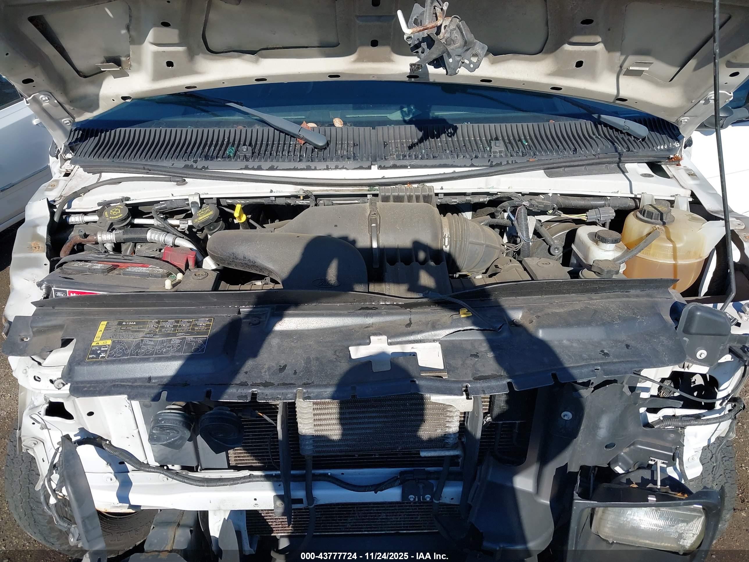 FORD E-150 image 10