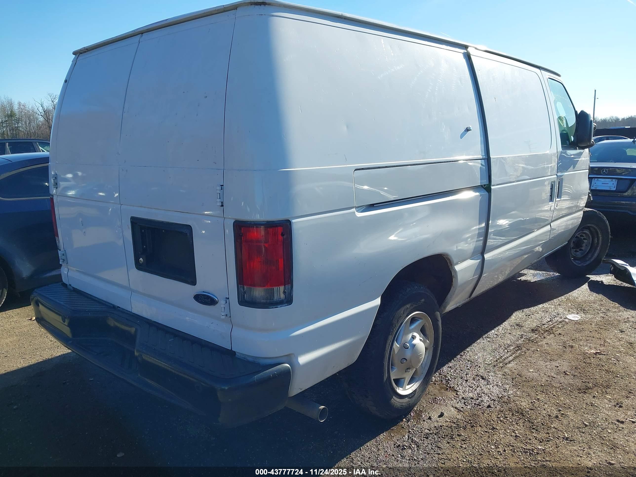 FORD E-150 image 4