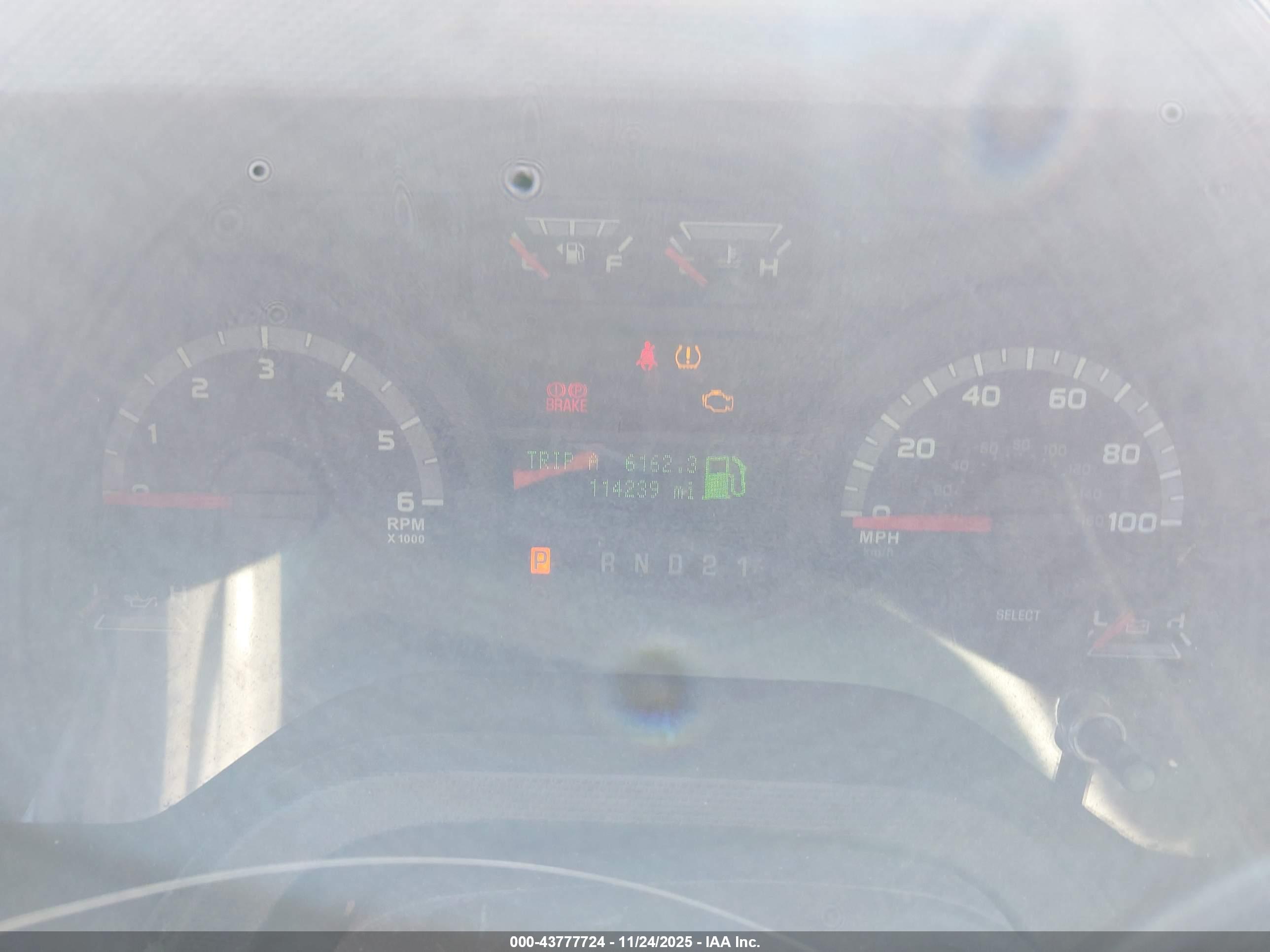 FORD E-150 image 7