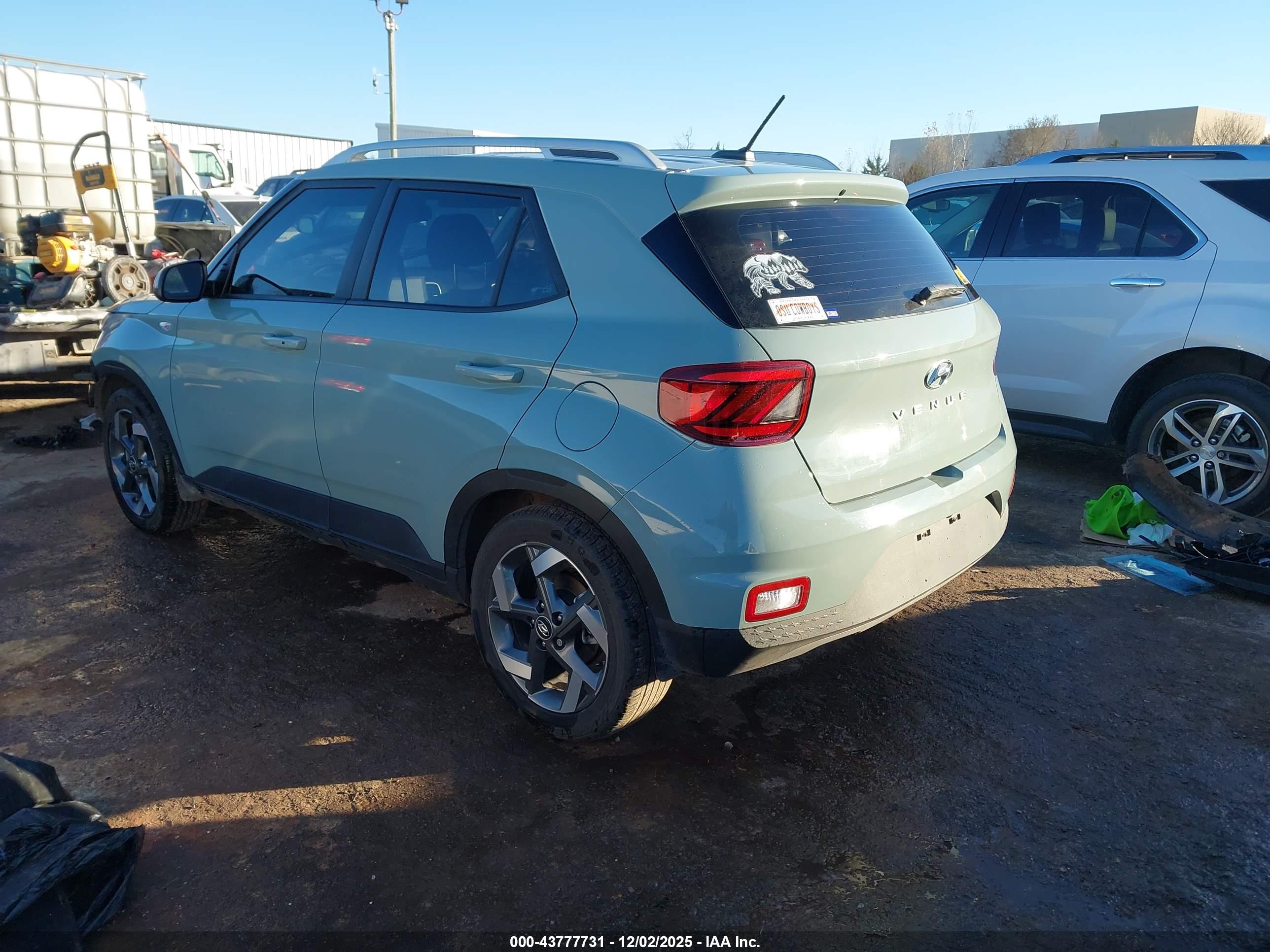 HYUNDAI VENUE image 3