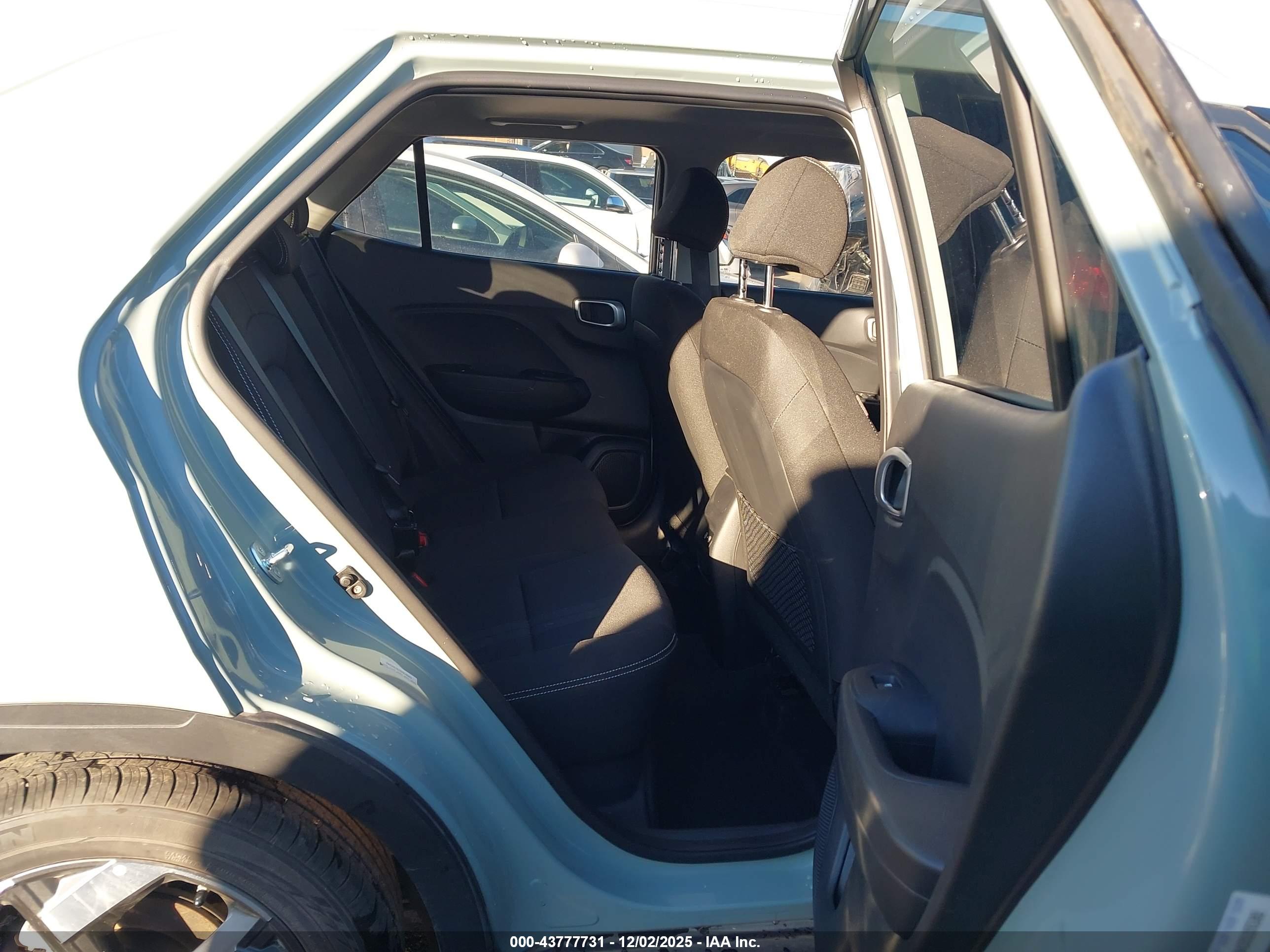 HYUNDAI VENUE image 8