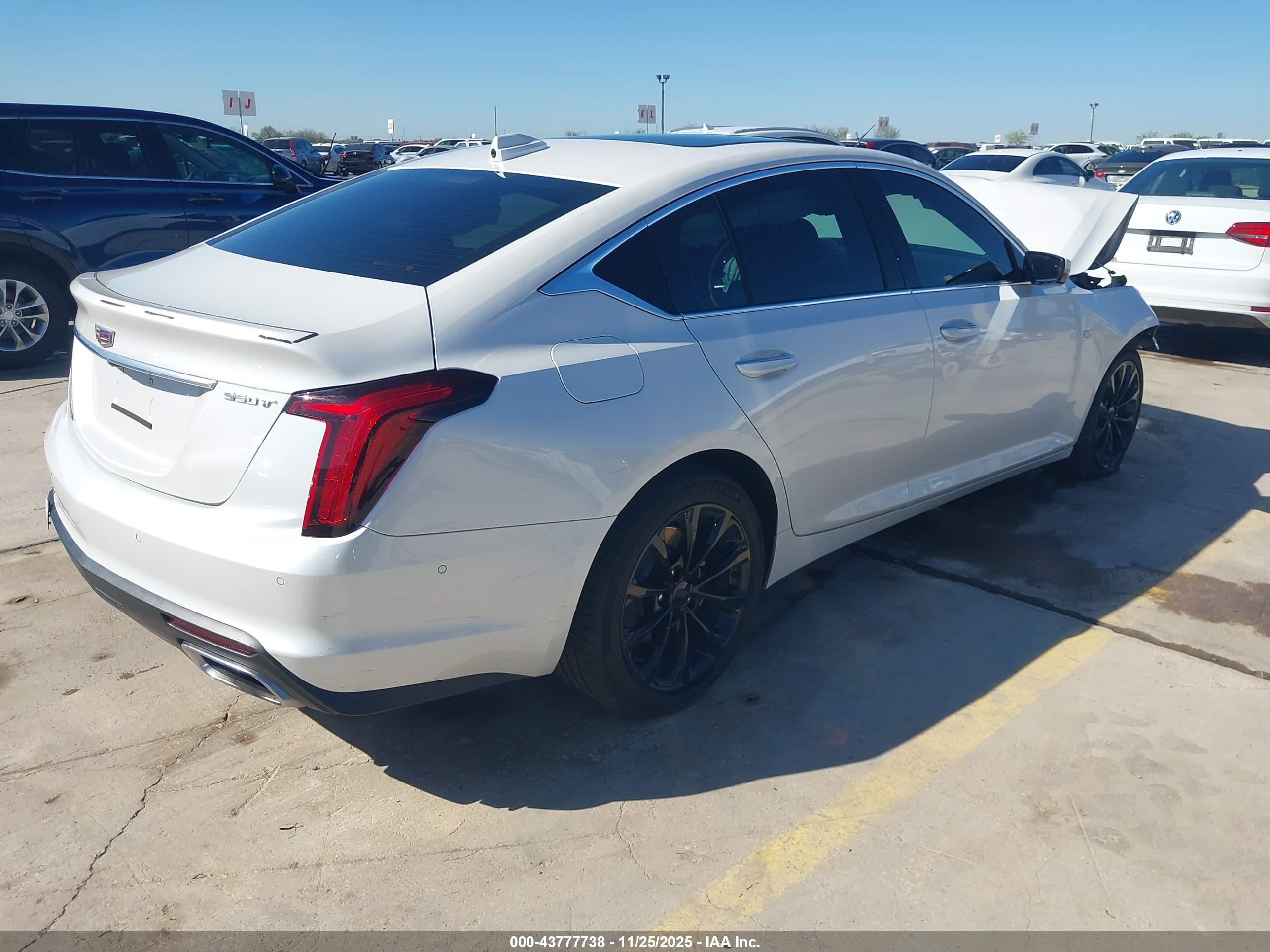 CADILLAC CT5 image 4