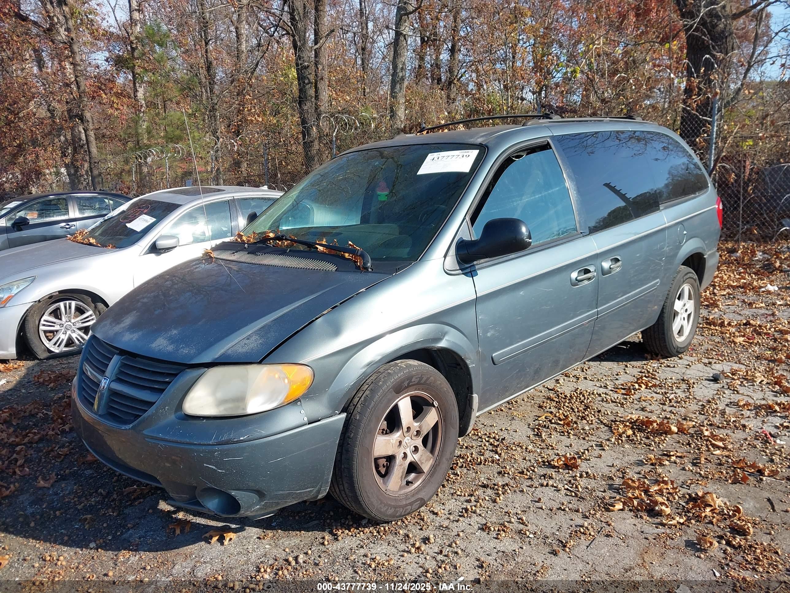 DODGE GRAND image 2