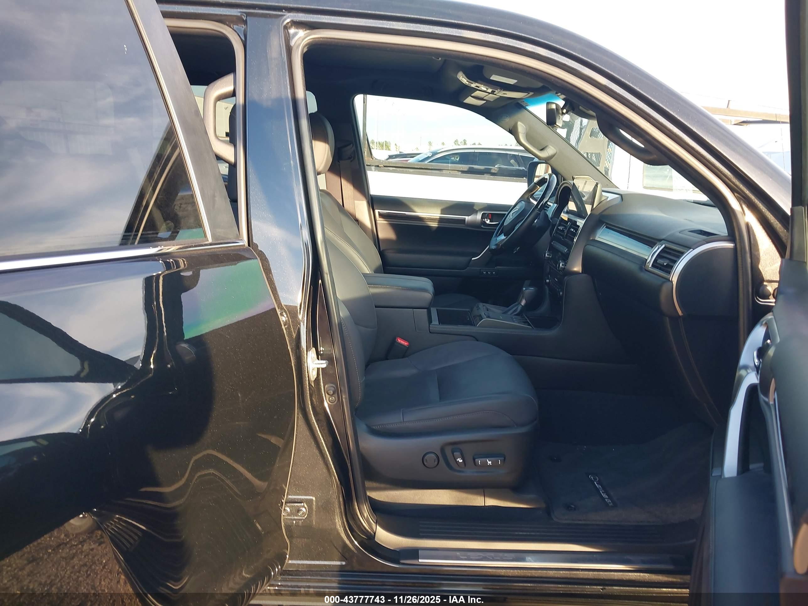 LEXUS GX image 5