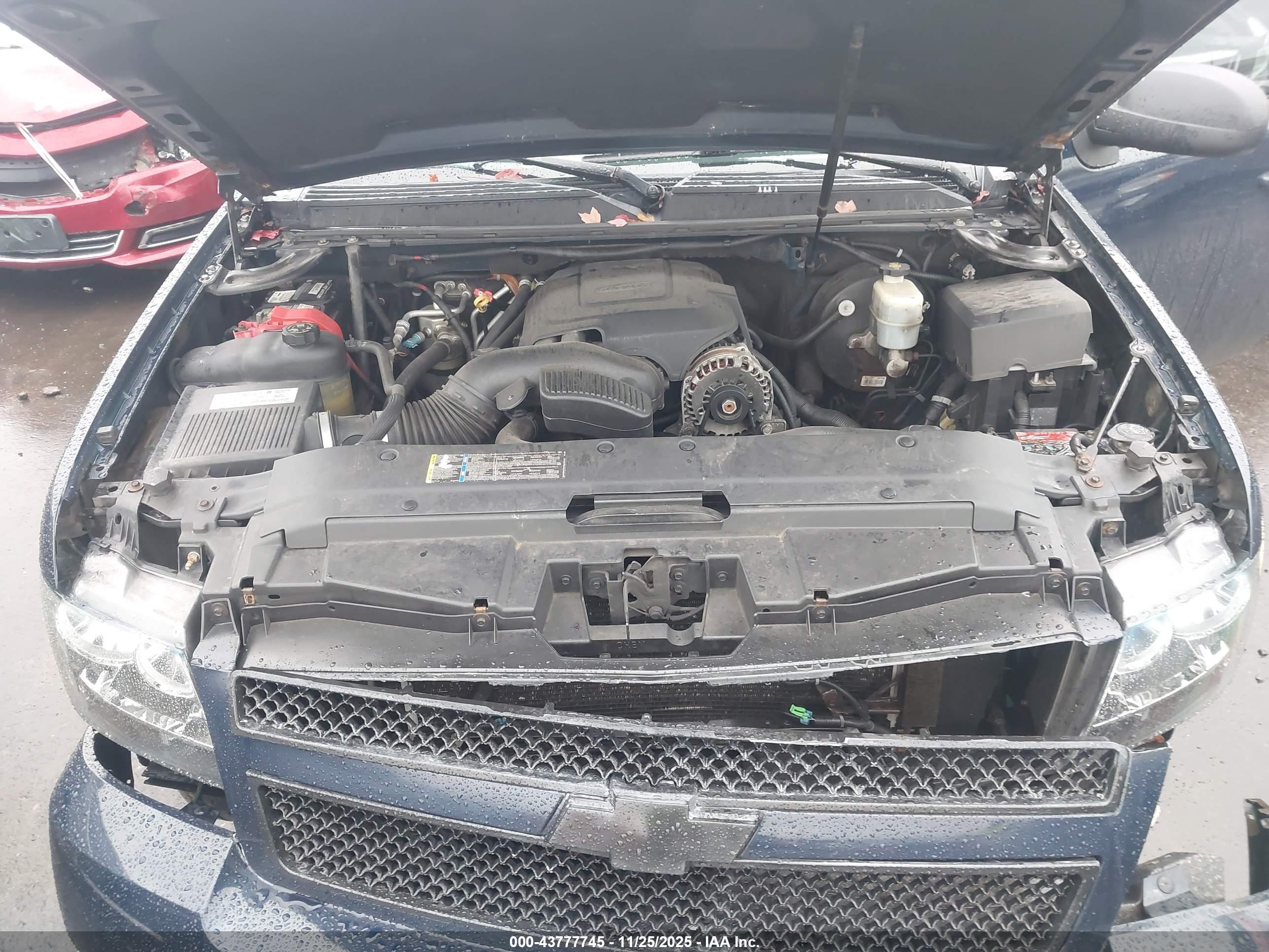 CHEVROLET SUBURBAN image 10
