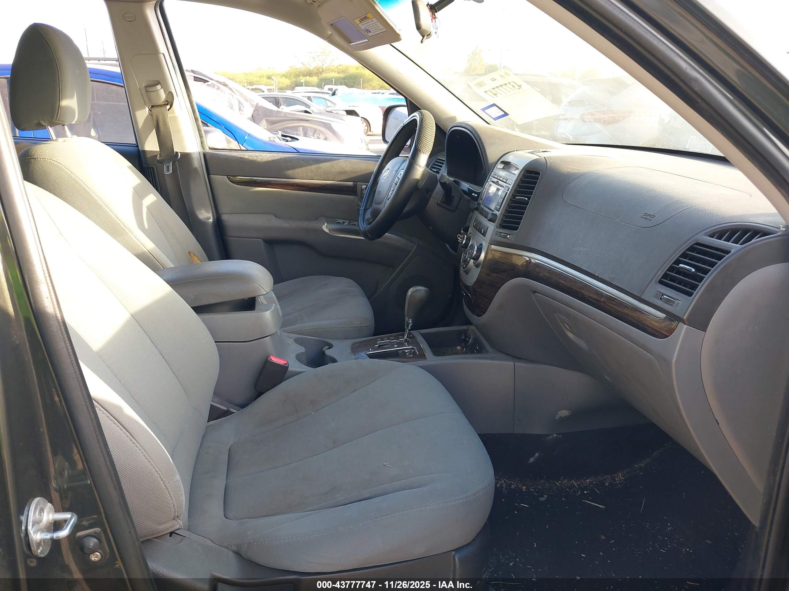 HYUNDAI SANTA image 5