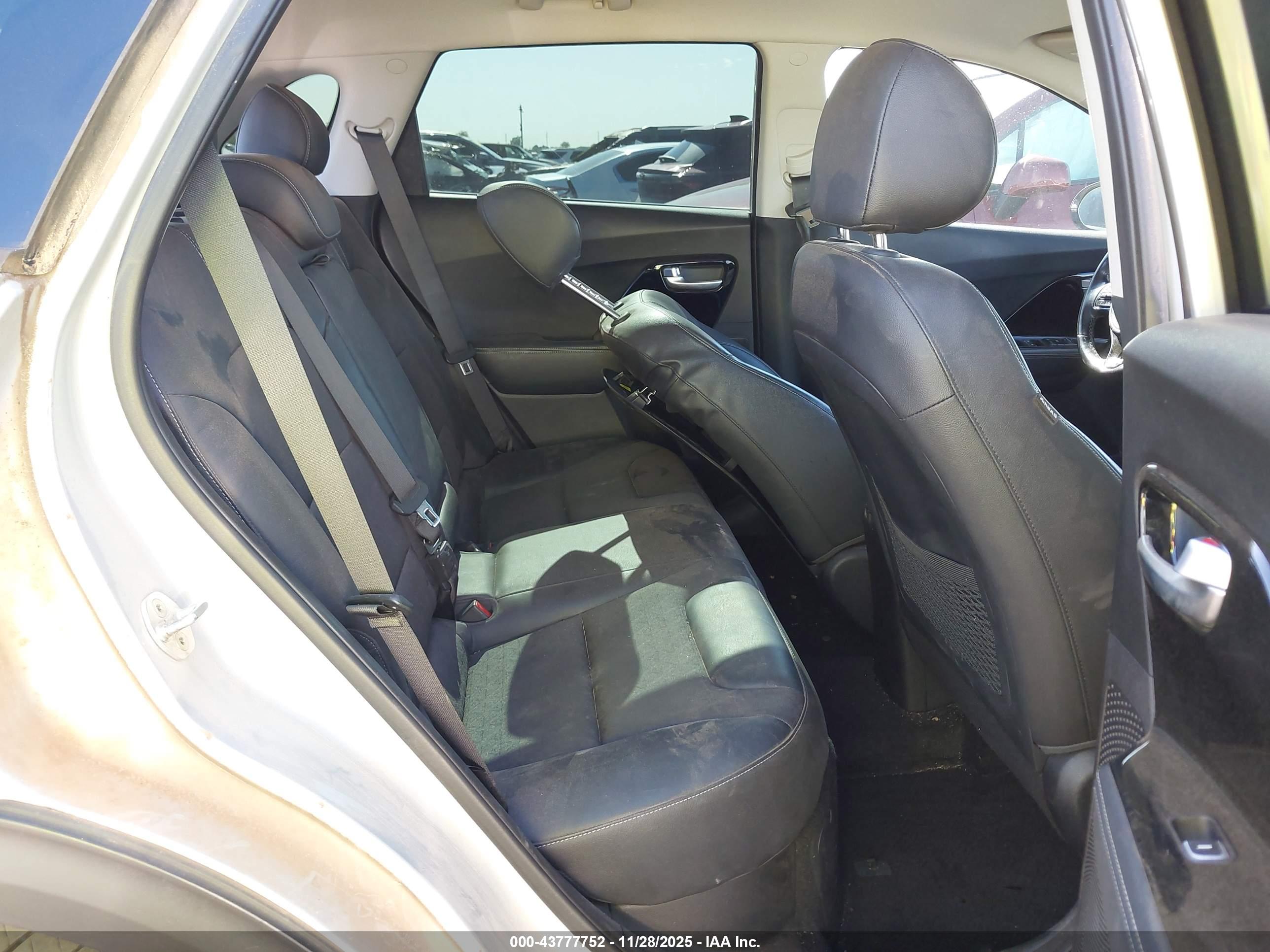 KIA NIRO image 8
