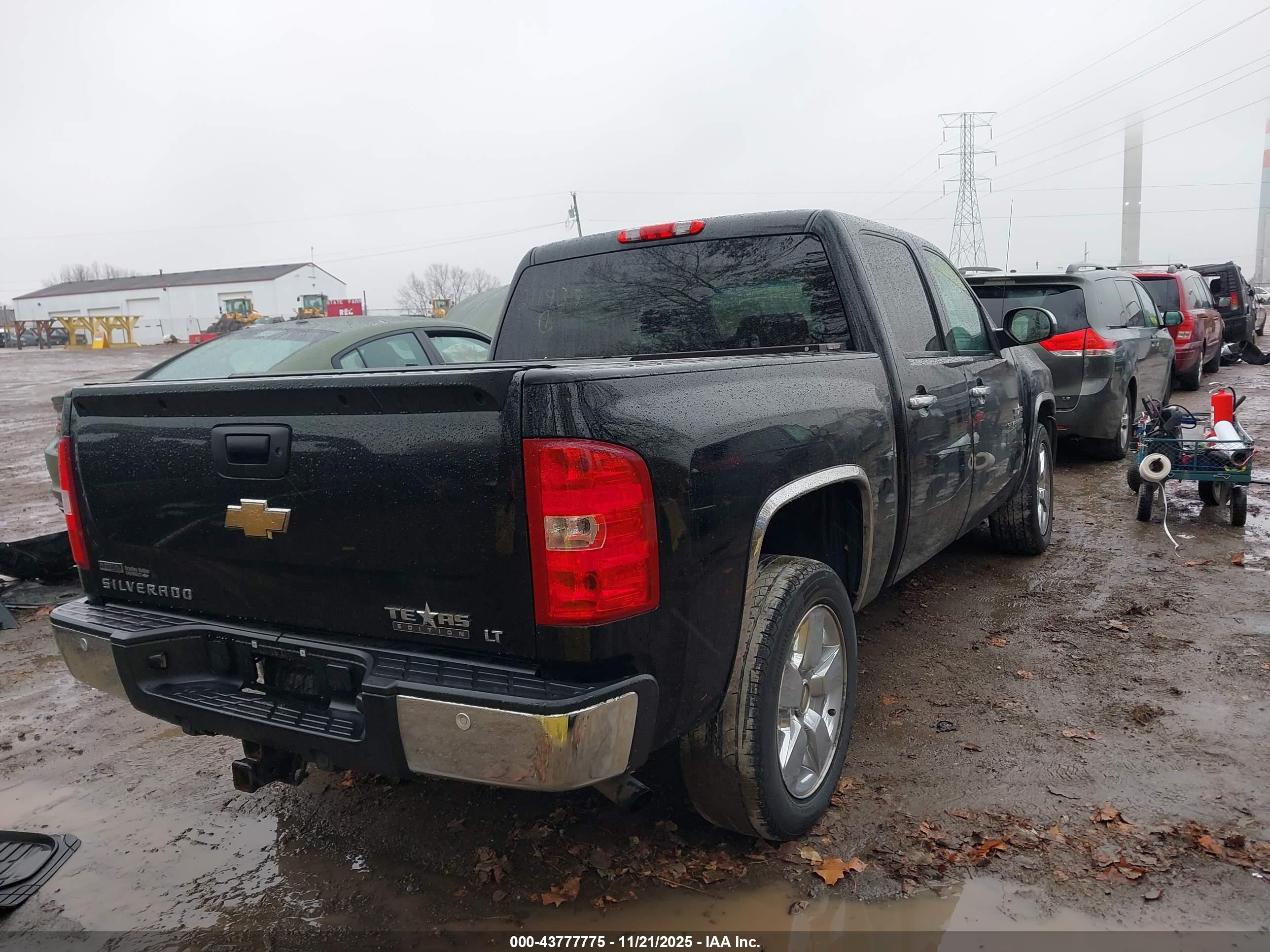 CHEVROLET SILVERADO image 4
