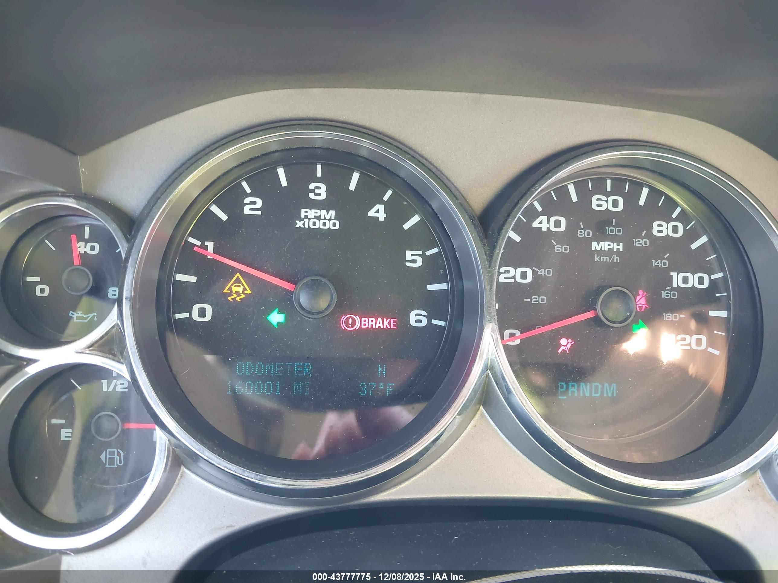 CHEVROLET SILVERADO image 7