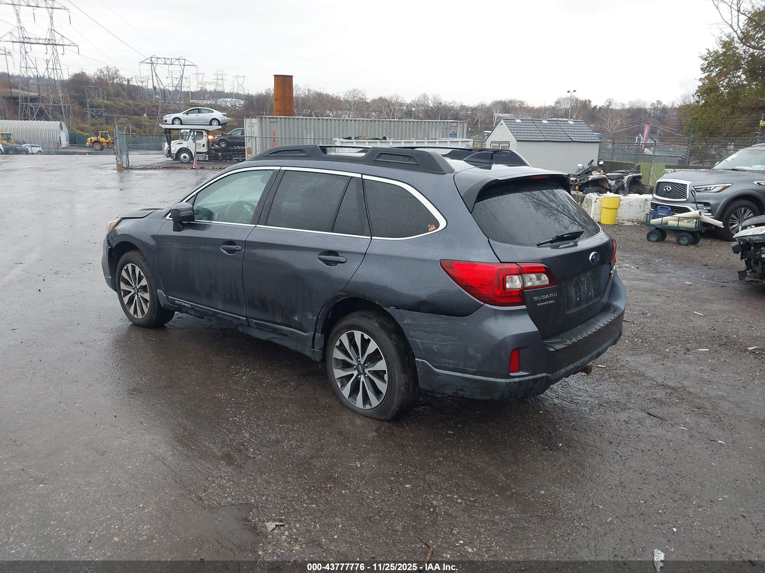 SUBARU OUTBACK image 3