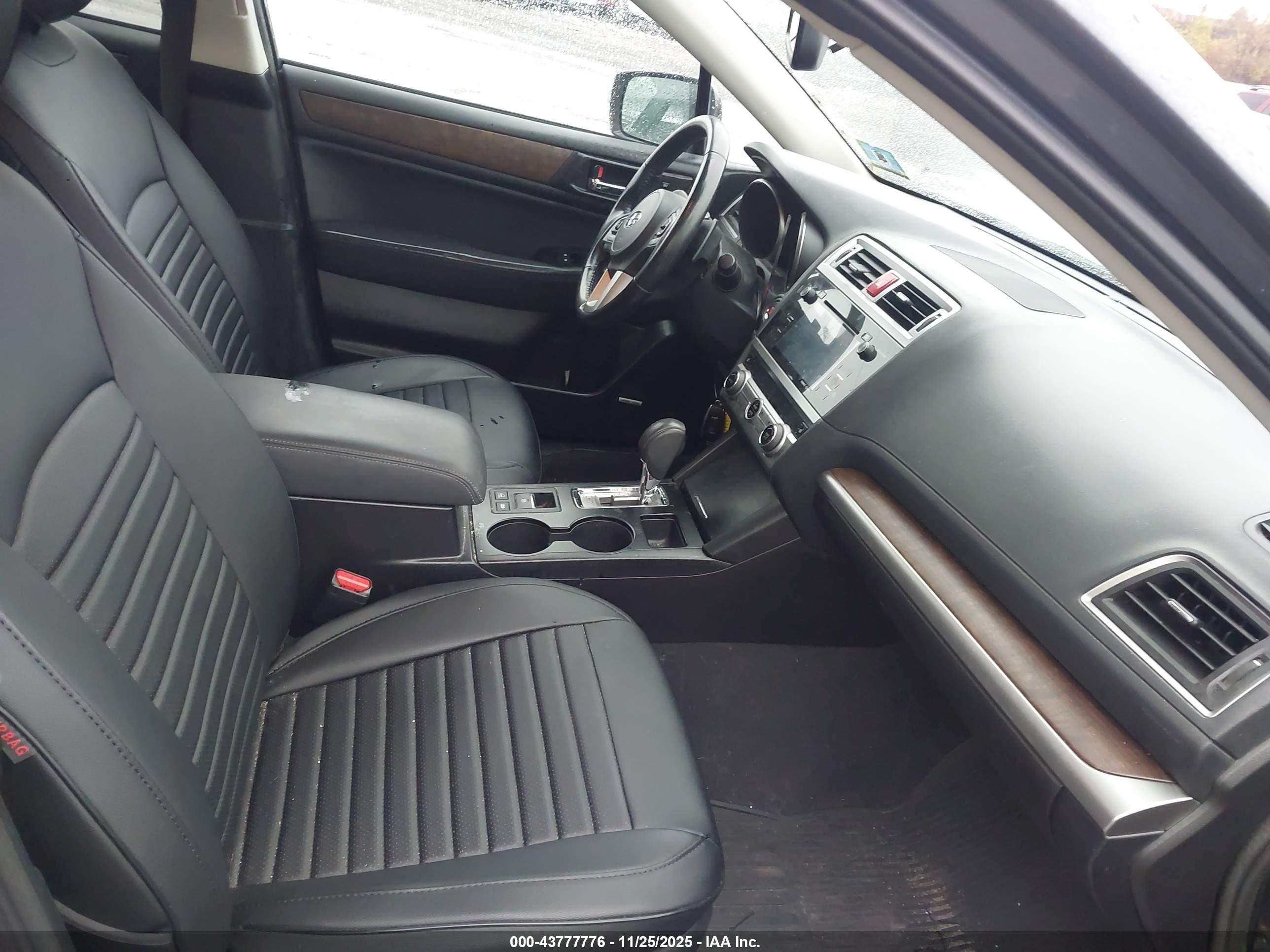 SUBARU OUTBACK image 5
