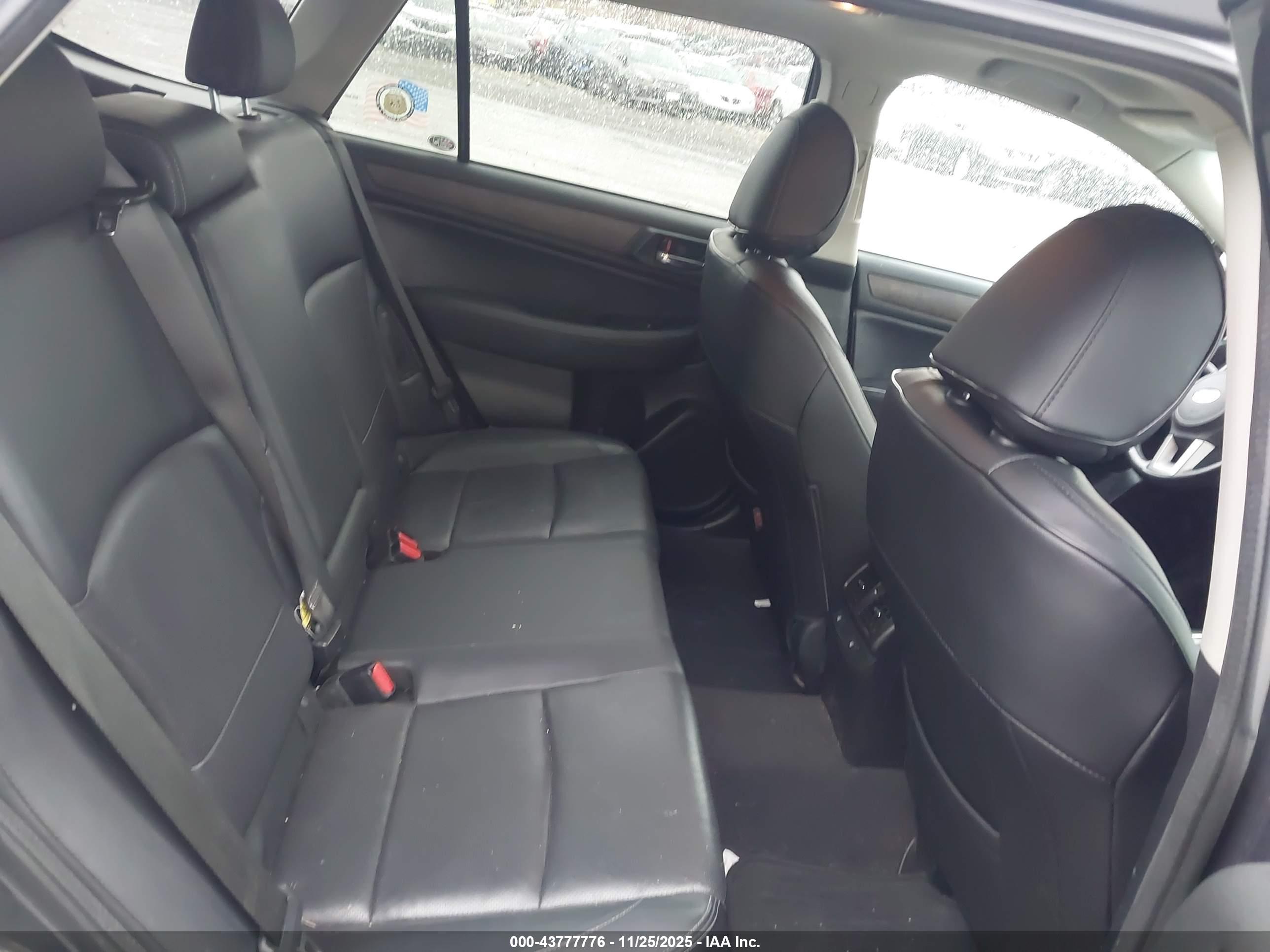 SUBARU OUTBACK image 8