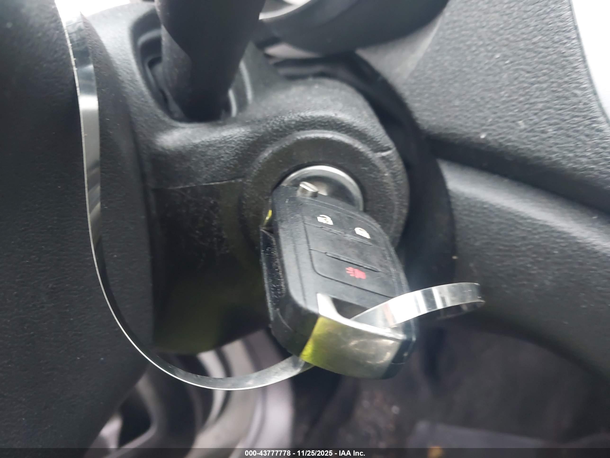 GMC TERRAIN image 11