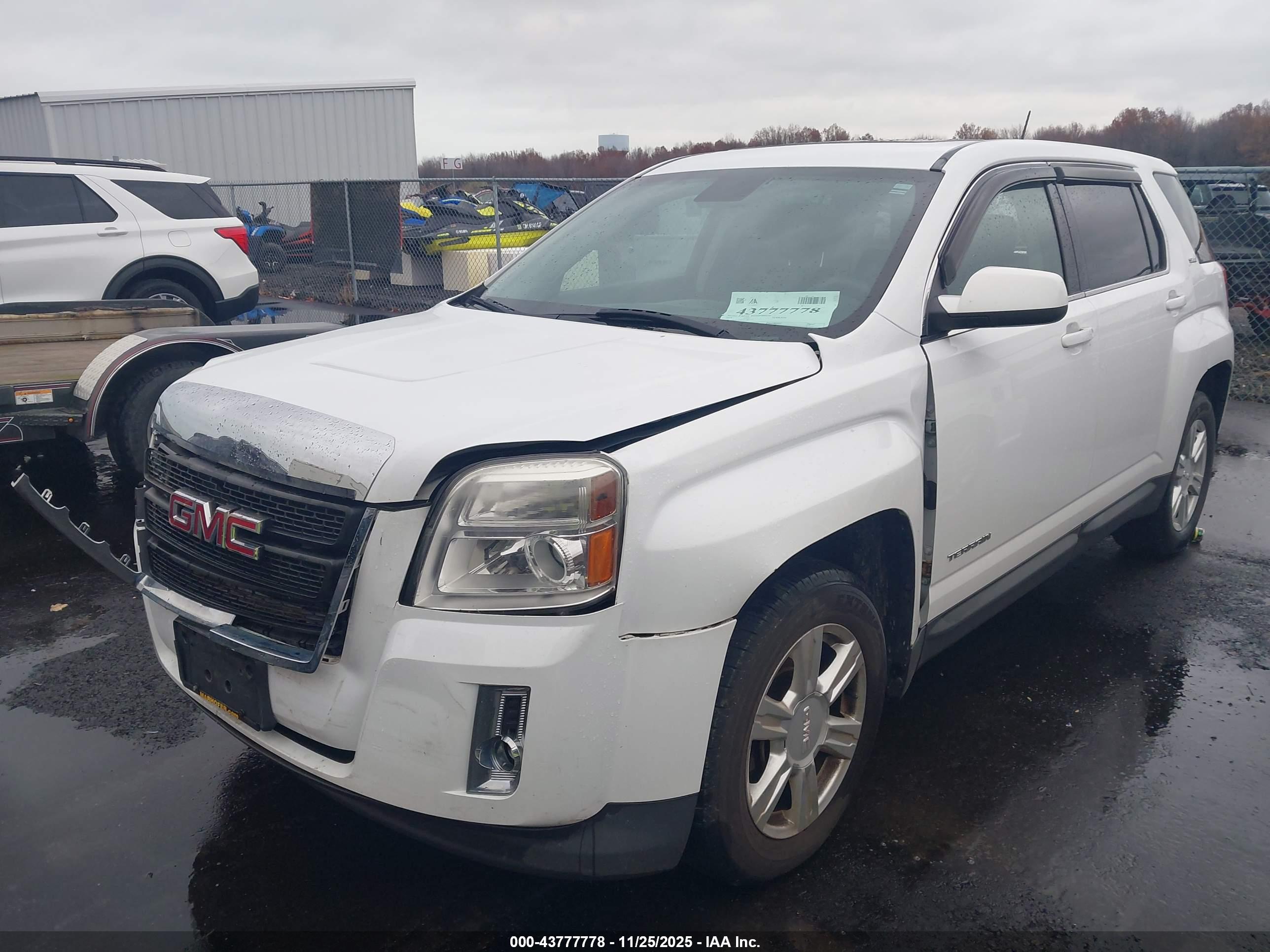 GMC TERRAIN image 2